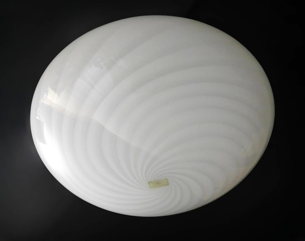 Mid-Century moderno Spirale Whiting bianco Murano - Montaggio ad incasso in vendita
