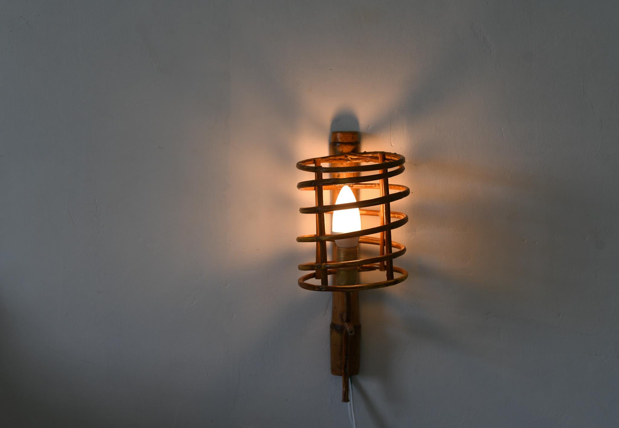 Hand-Crafted Spiral Rattan Sconce Lamp Mid century Modern For Sale