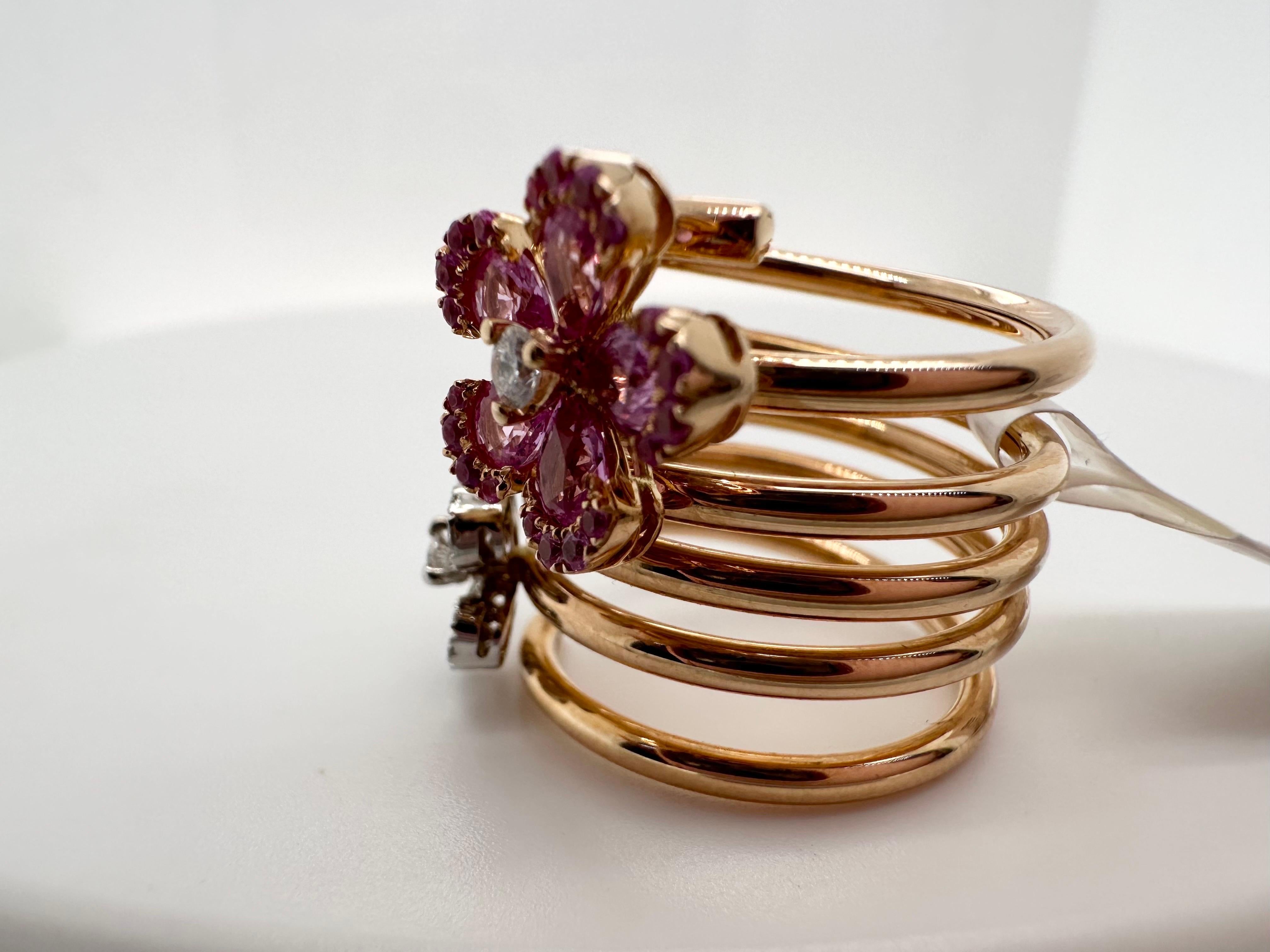 Taglio a goccia Anello cocktail con zaffiri e diamanti a spirale in oro 18KT in vendita
