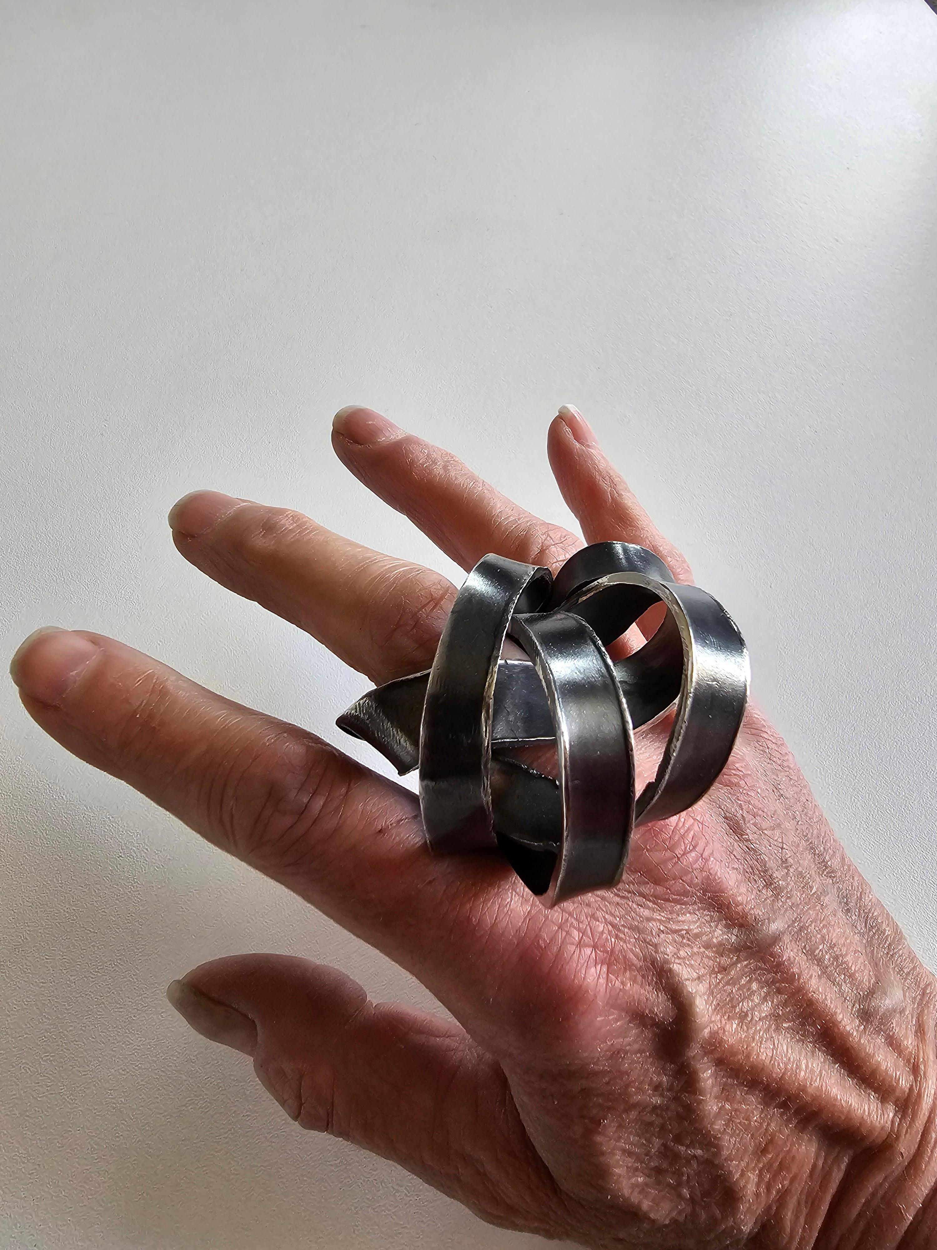 Alina Alamorean Anello a cupola scultoreo contemporaneo a spirale A. Silver in vendita 2