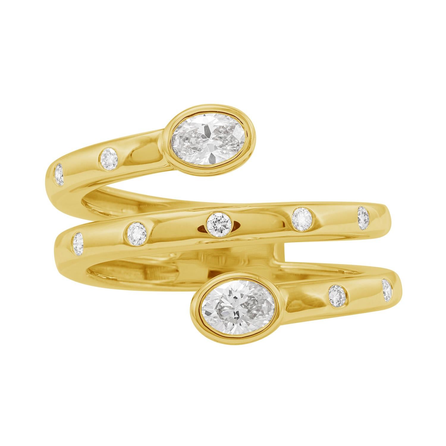 Moderno e sorprendente, questo anello a forma di spirale presenta un design fluido e scultoreo arricchito da 0,57 carati di diamanti scintillanti. Realizzato in oro lucido 14KT, si avvolge con grazia intorno al dito: un pezzo audace ma elegante,