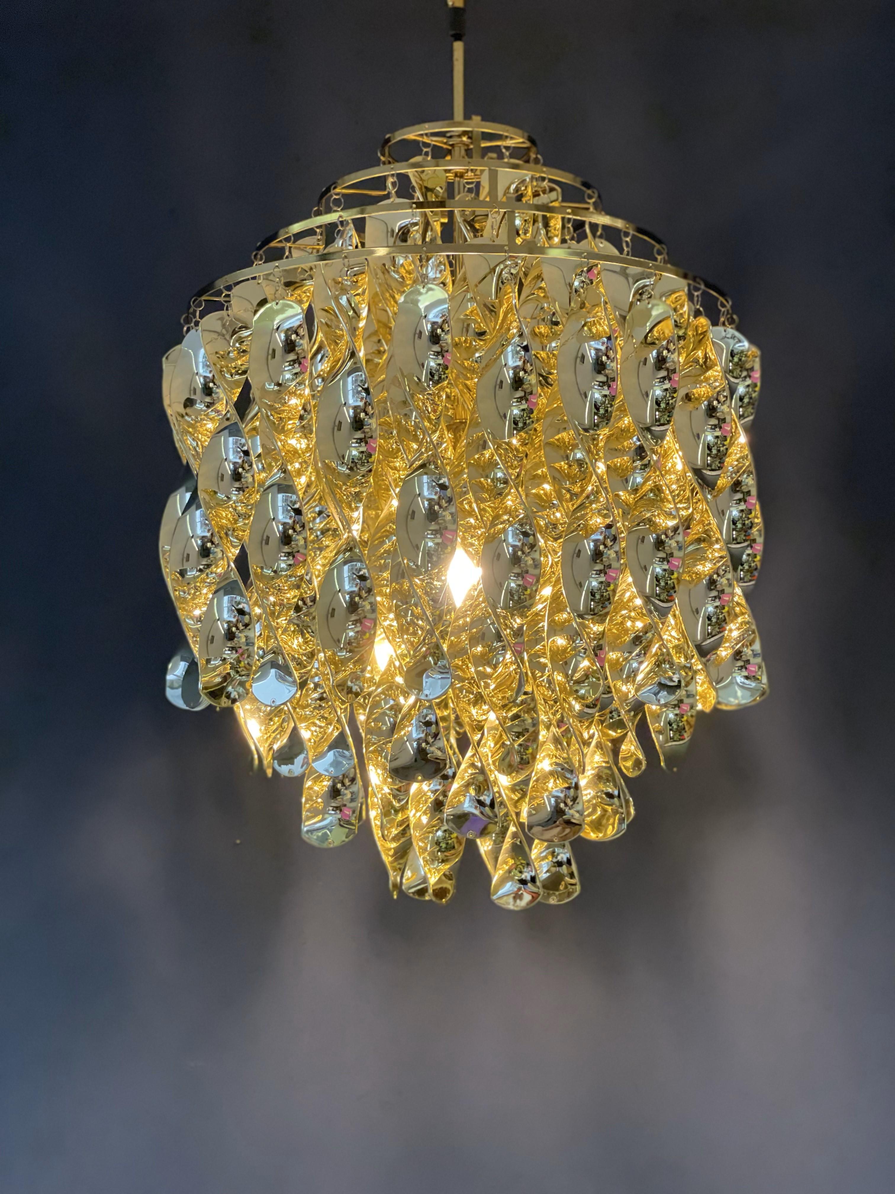 Spiral SP01 Gold Lamp by Verner Panton In Excellent Condition In Munich, DE