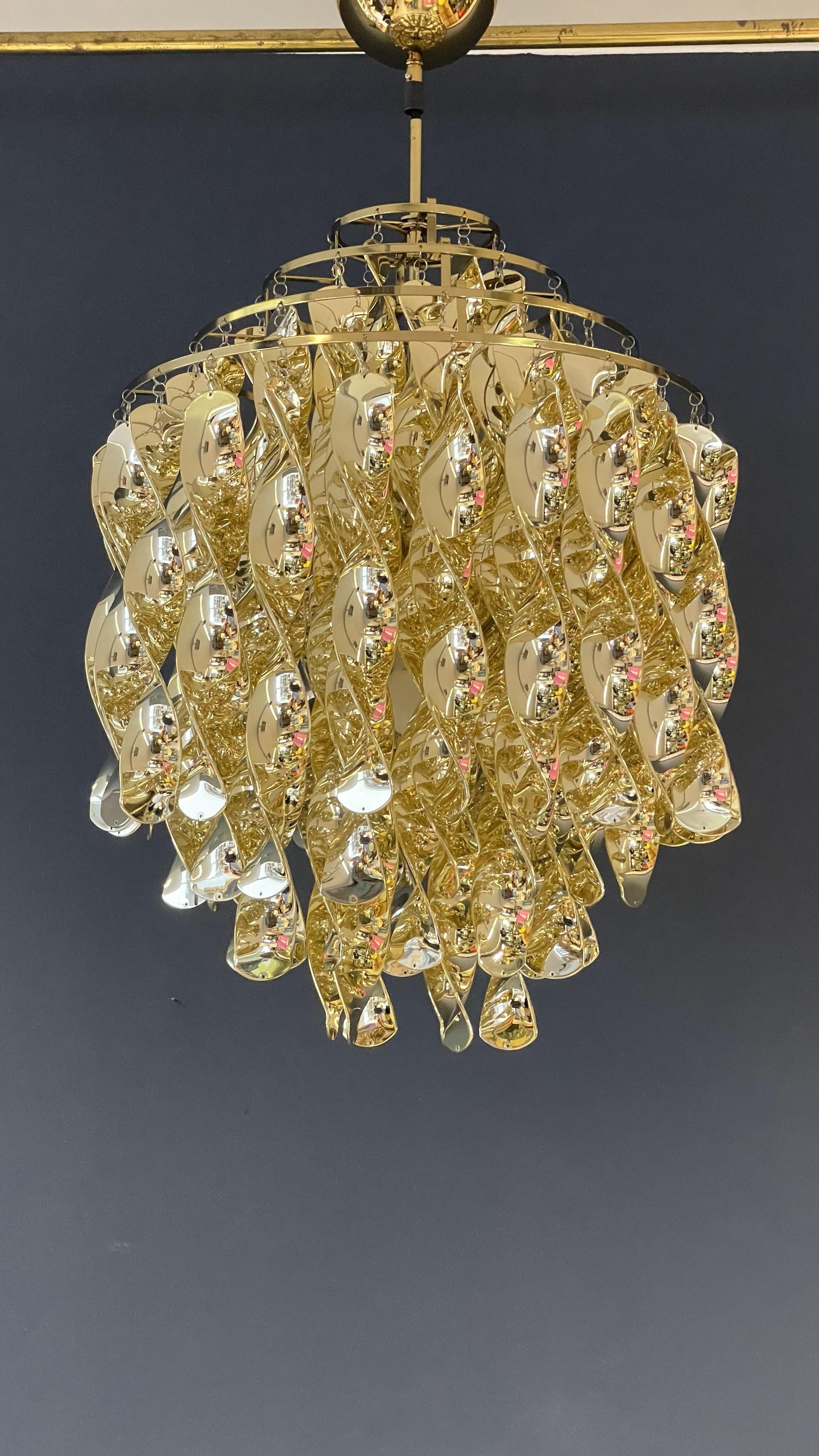 Spiral SP01 Gold Lamp by Verner Panton 2