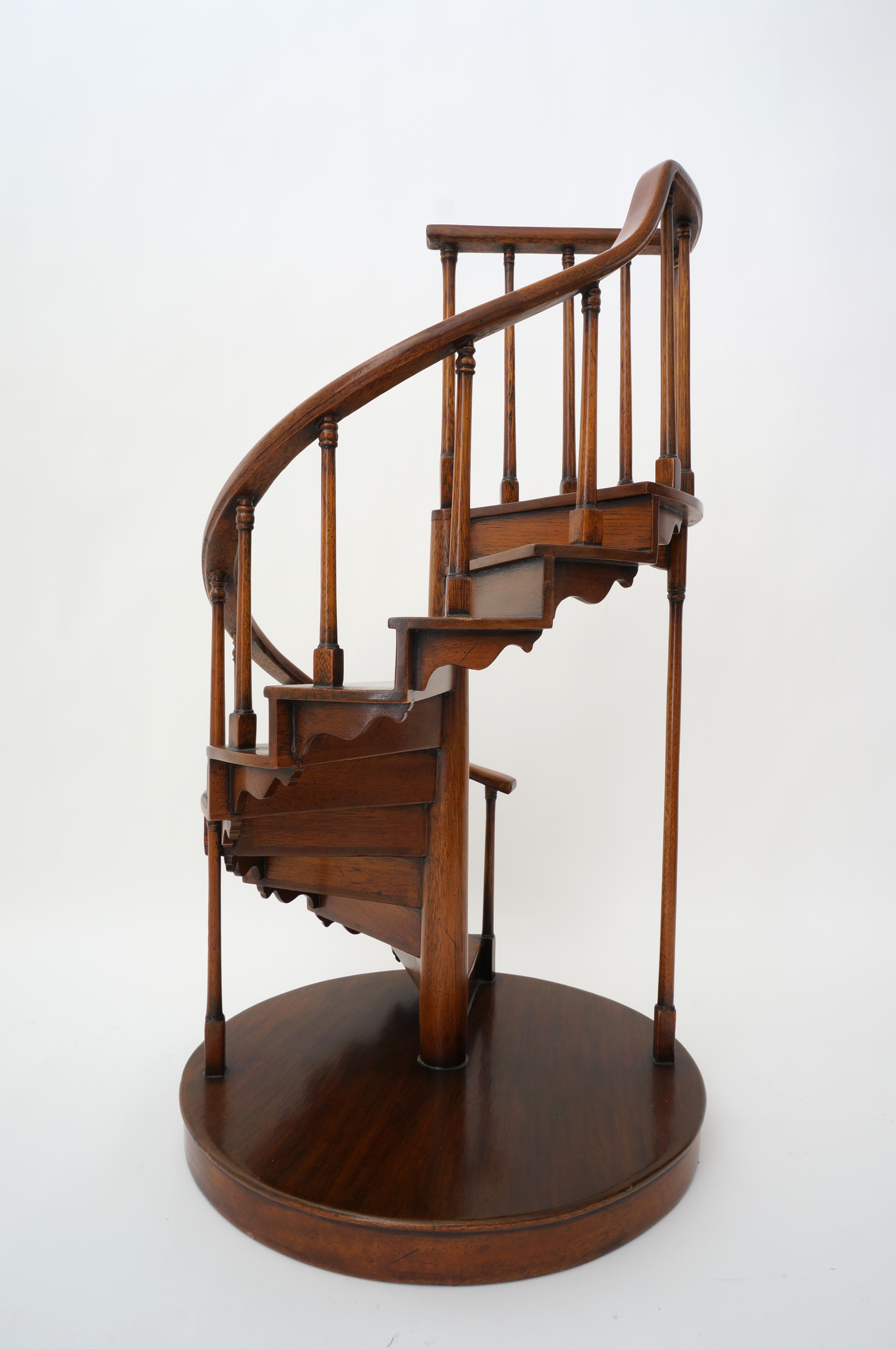 Spiral Staircase Architectural Model in Mahogany In Good Condition In West Palm Beach, FL