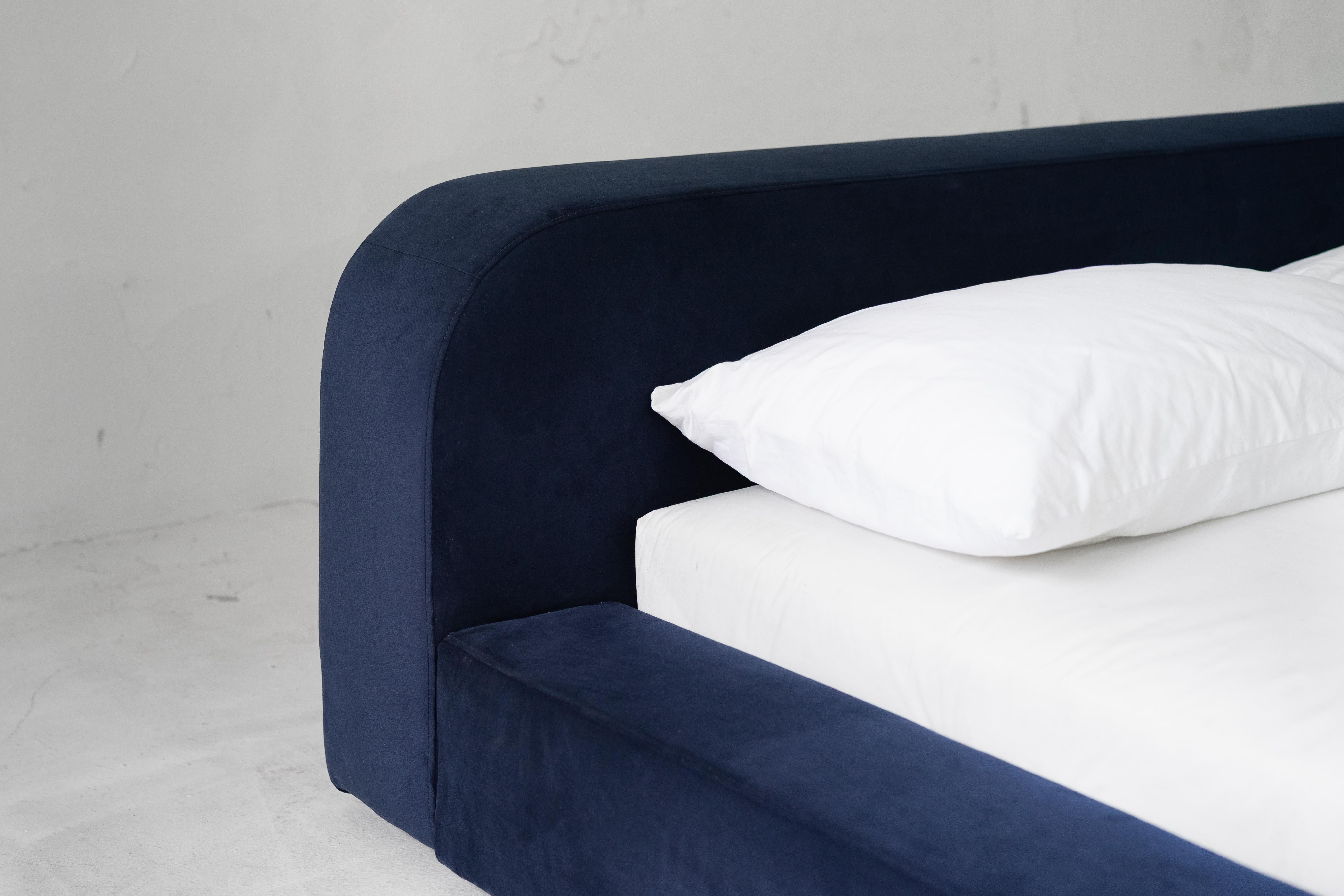 Lit Spire, Lit Velvet en vente 5