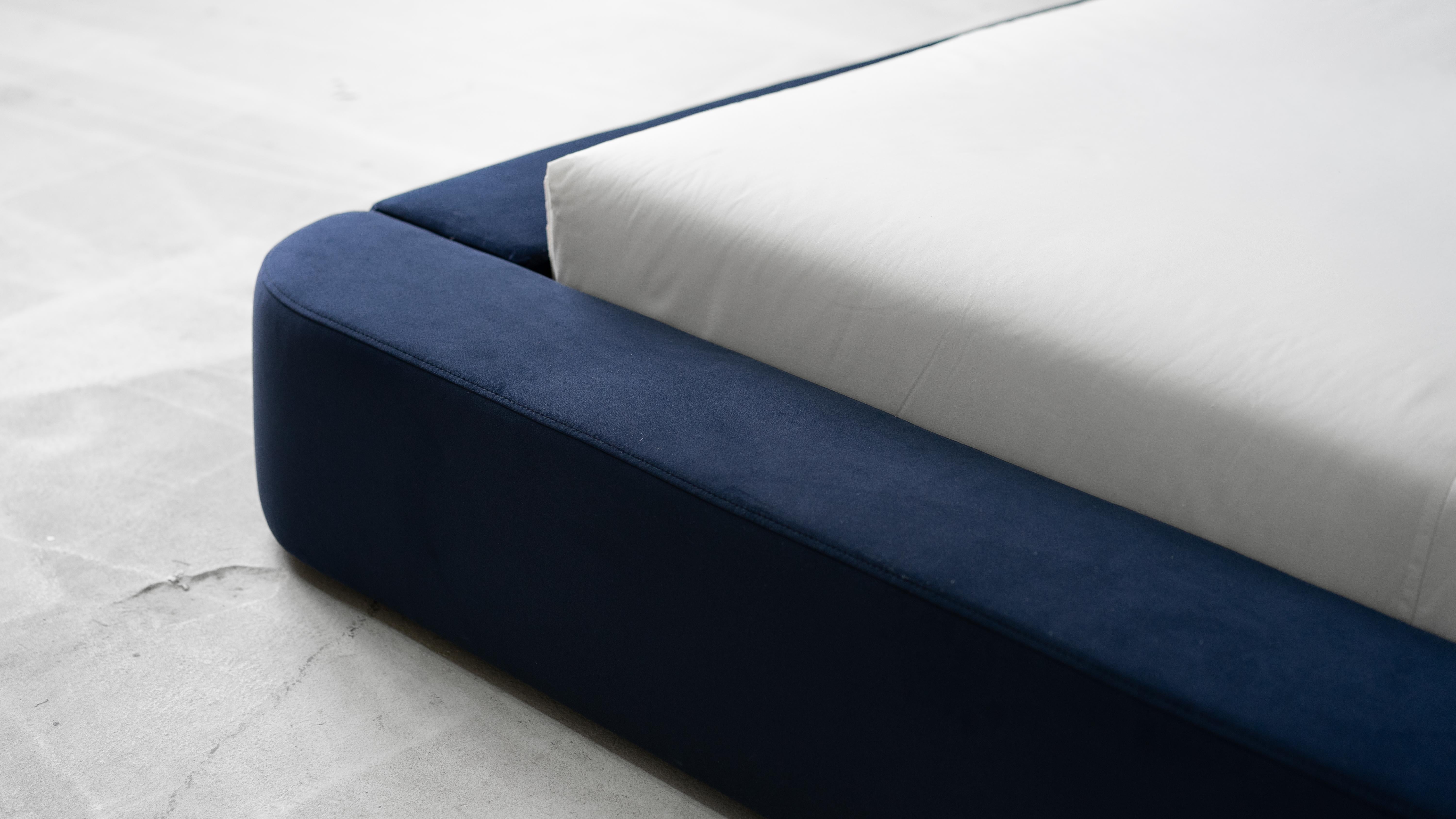 Lit Spire, Lit Velvet en vente 6