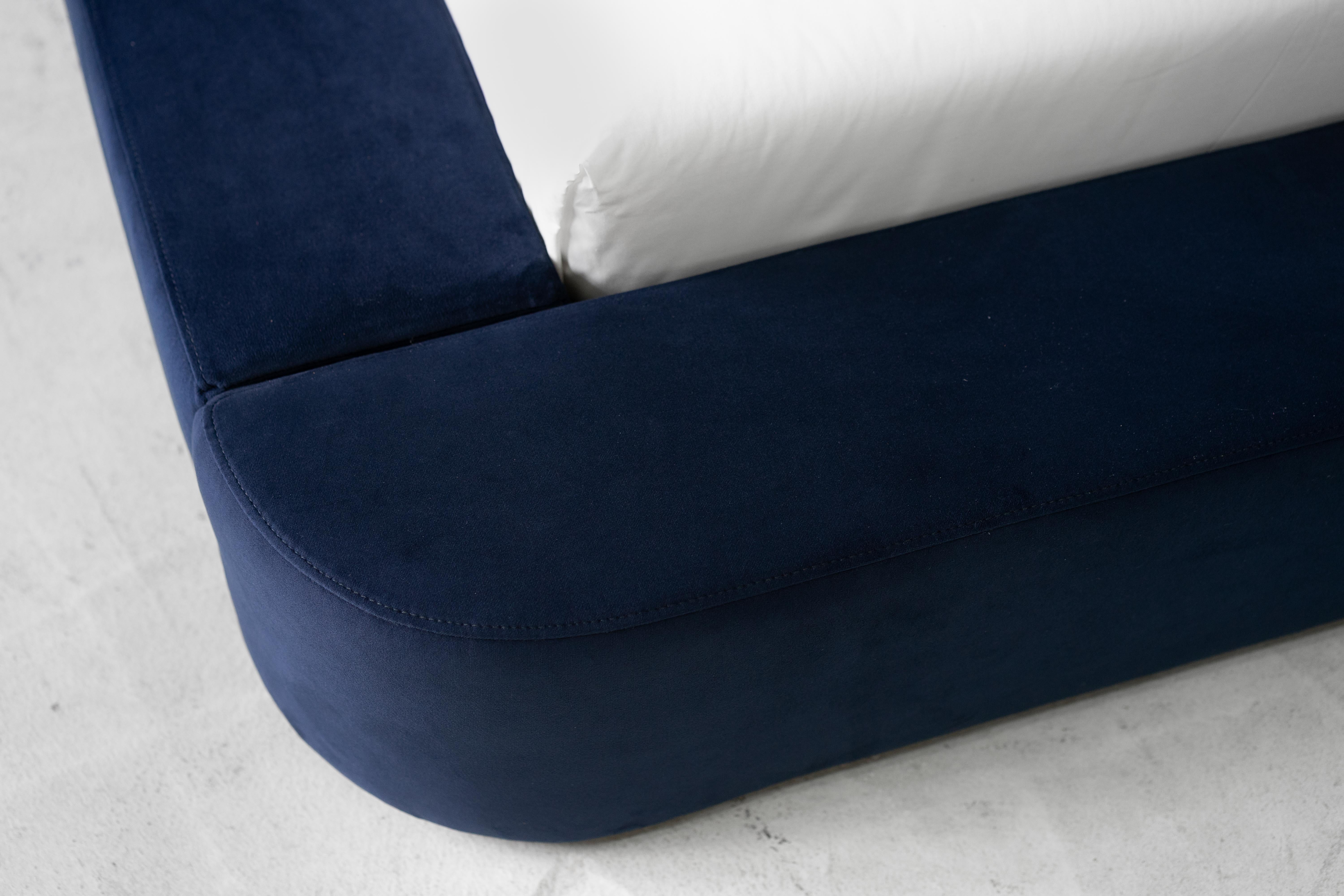 Lit Spire, Lit Velvet en vente 2