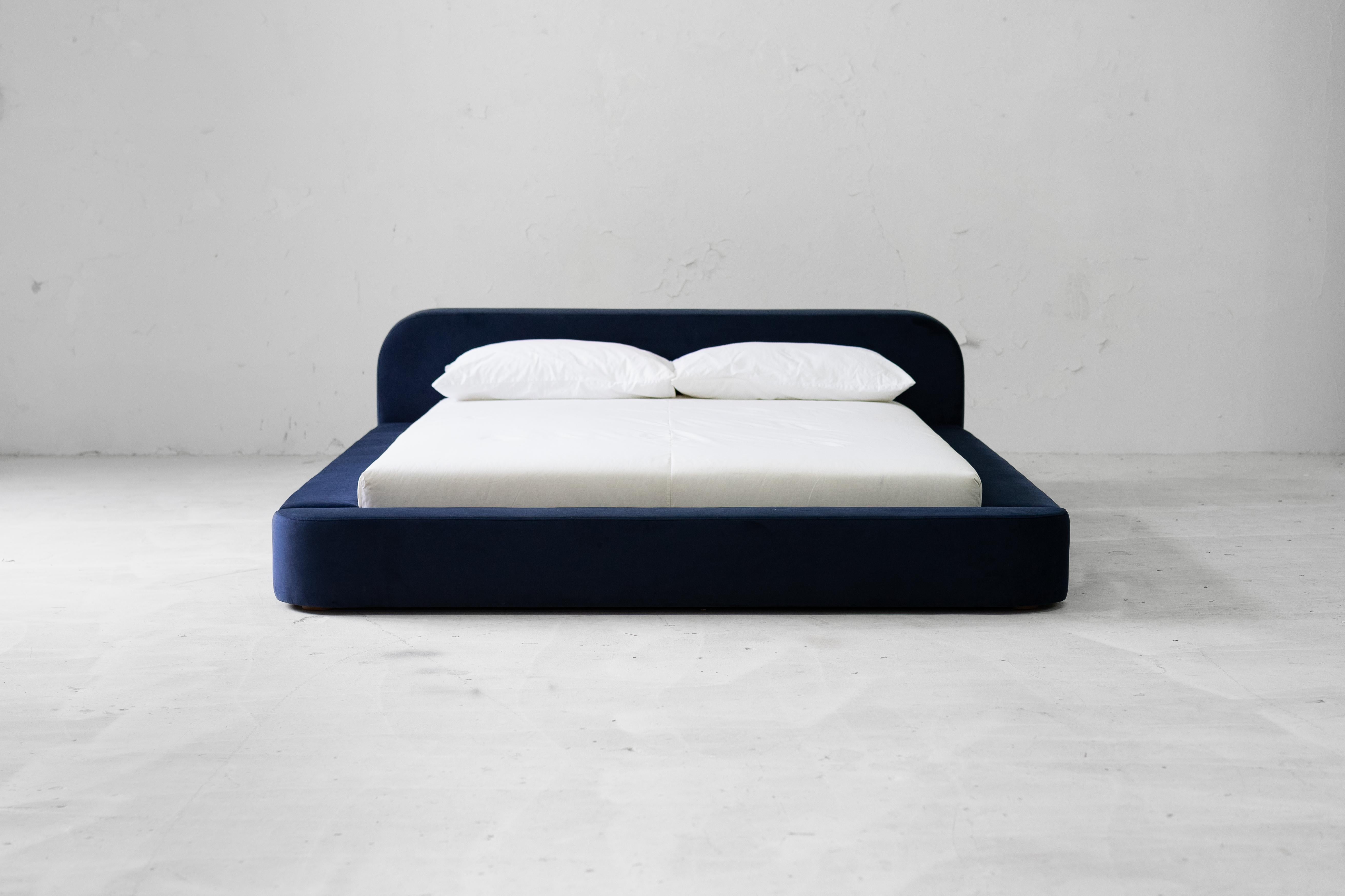 Lit Spire, Lit Velvet en vente 3