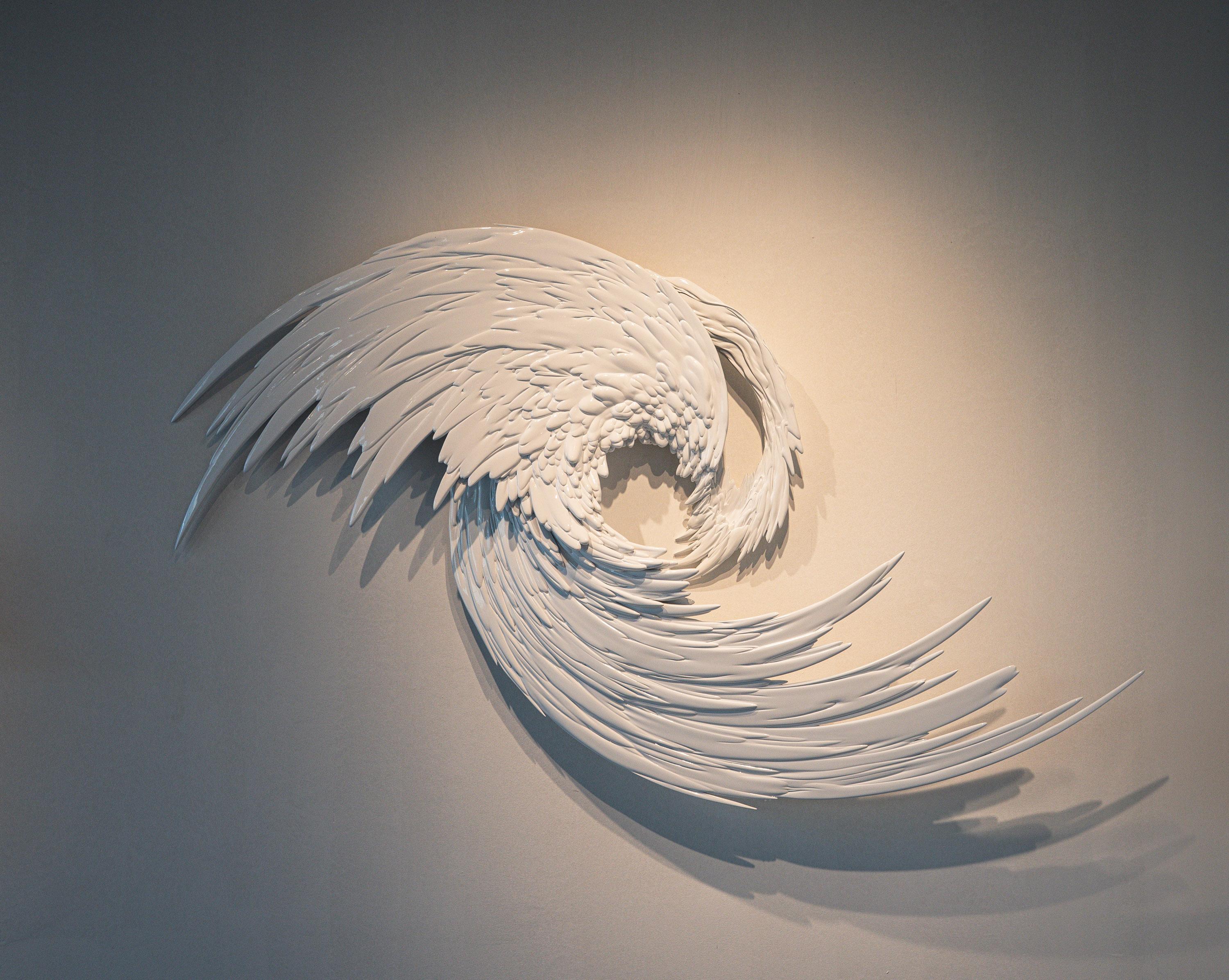 Spiritus de la collection Inferno est une œuvre transcendante, une composition planante qui capture l'essence de l'élévation et de l'ascension. Cette sculpture murale, qui s'inscrit dans la volonté du Studio de capturer la transmutation éphémère de