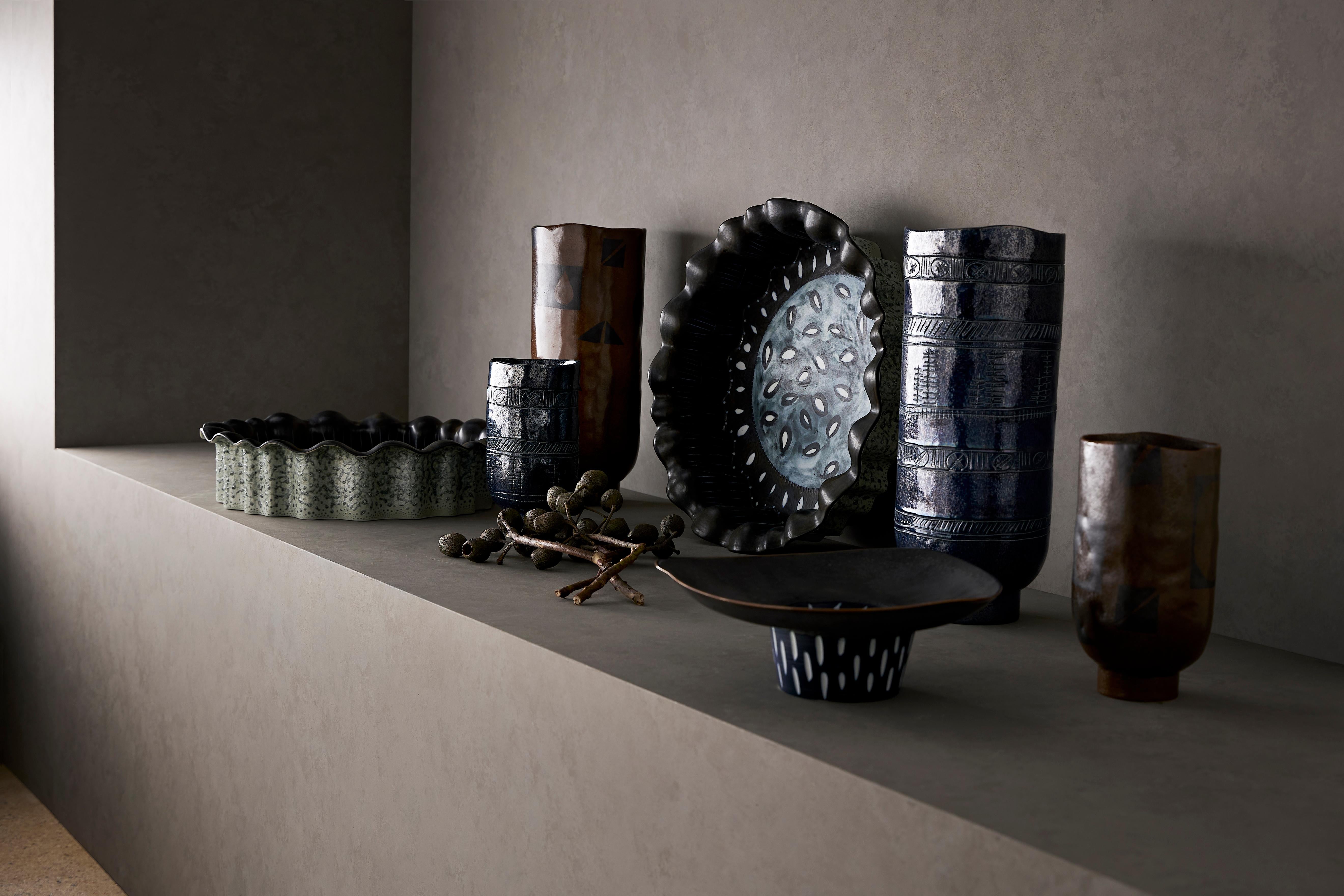 XXIe siècle et contemporain Centre de table Spirograph - Centre de table en porcelaine émaillée sculptée et peinte à la main en vente