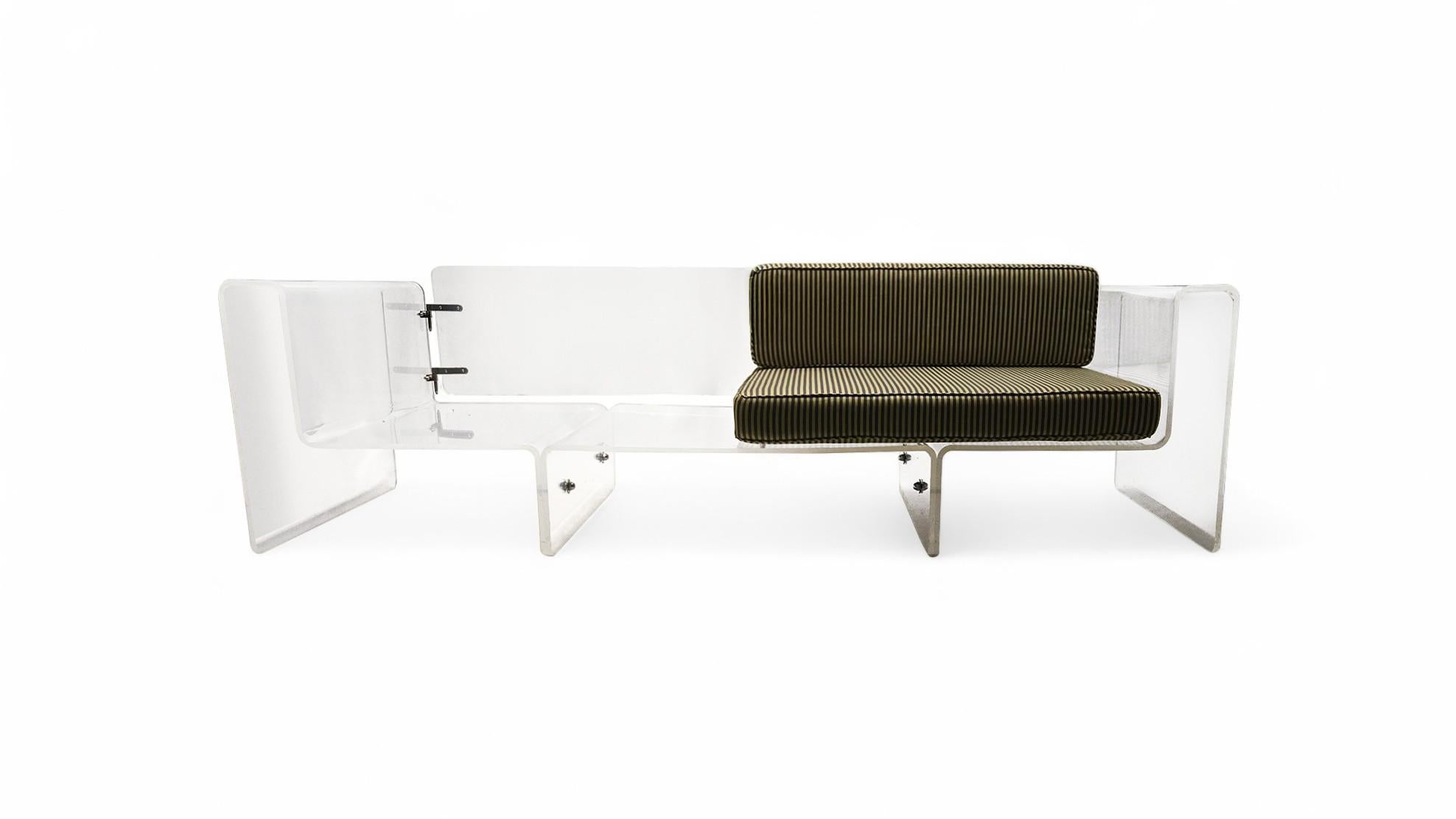 Divano in lucite scolpita in stile Spiros Zakas in vendita 7