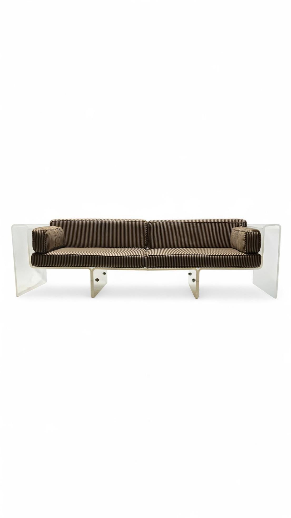 Mid-Century moderno Divano in lucite scolpita in stile Spiros Zakas in vendita