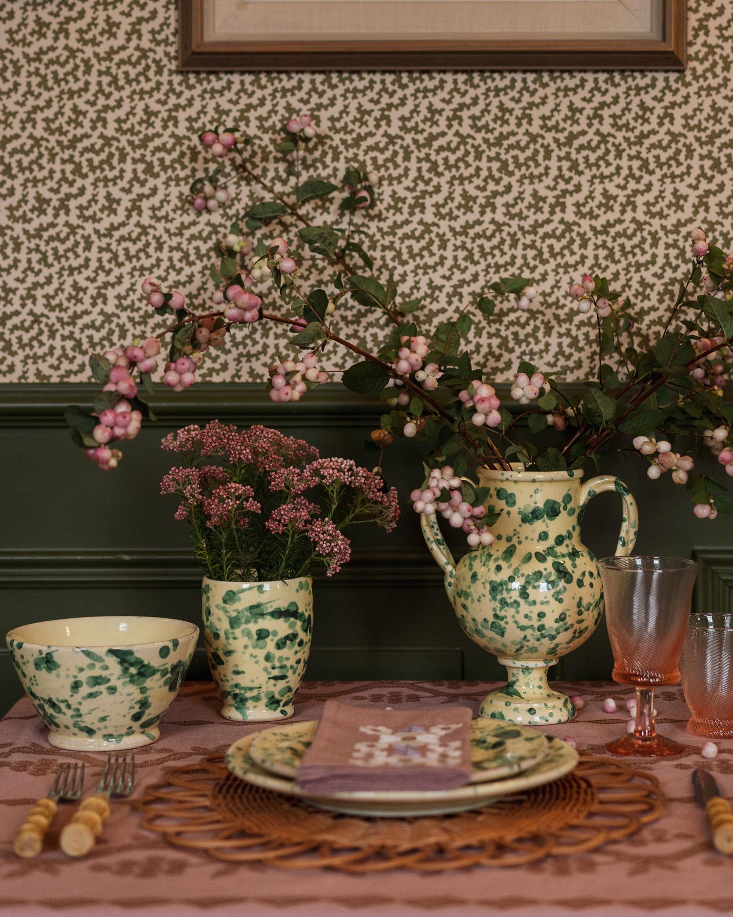 Splatter Vase, ceramic, greek urn inspired, Green In New Condition In London, GB