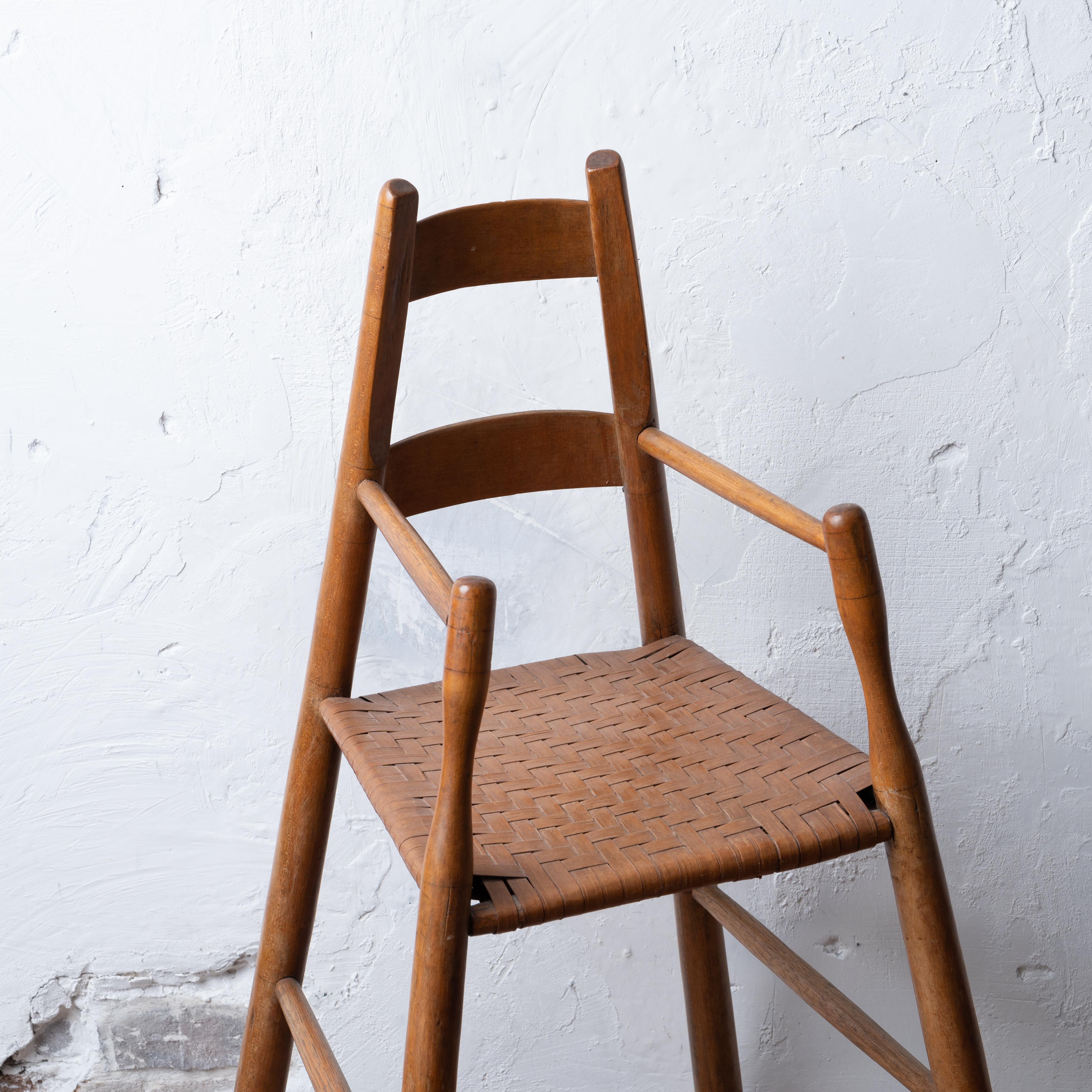 Splayed Ladder-Back High Chair, 19th Century In Good Condition For Sale In Savannah, GA