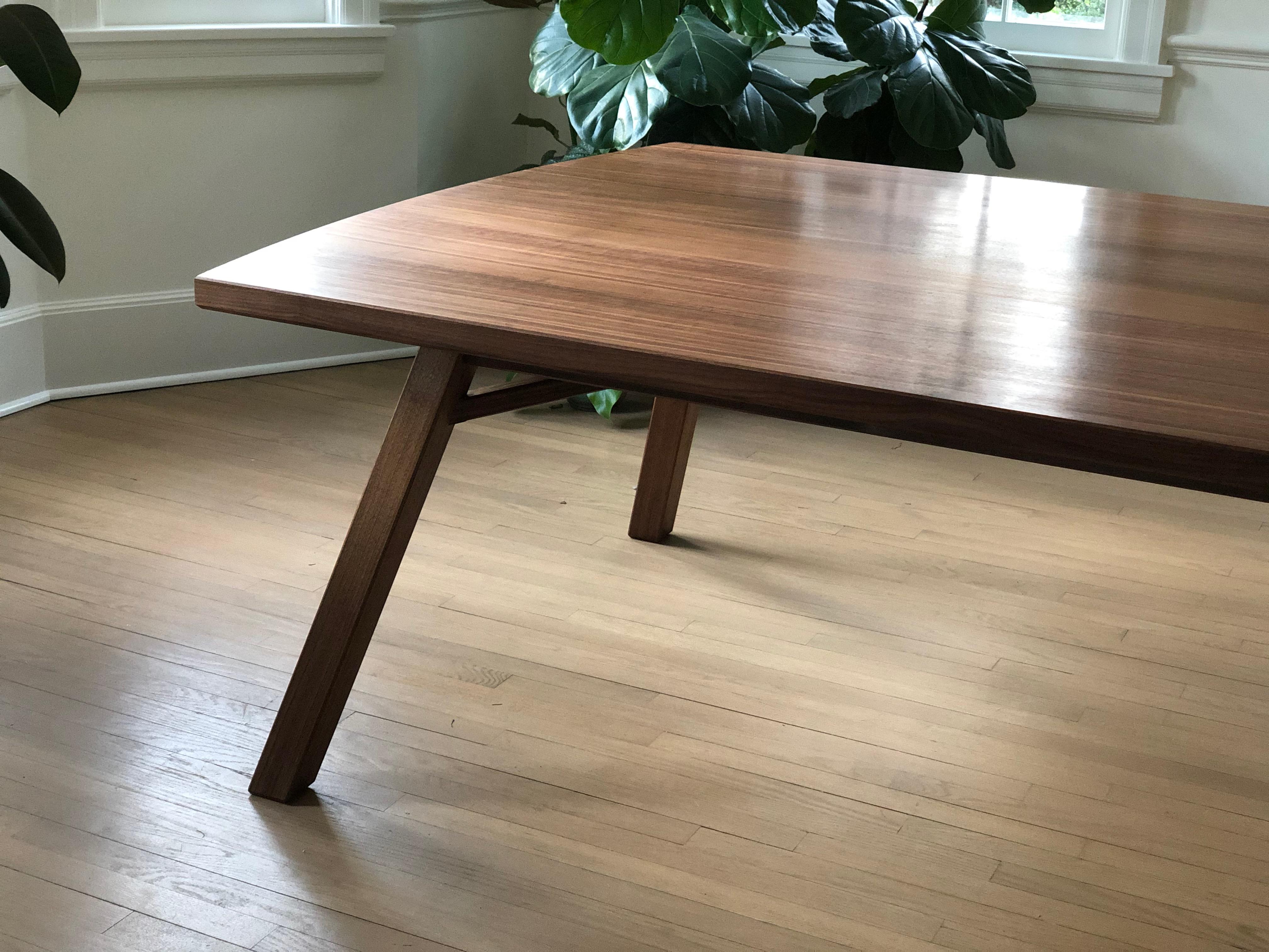 Splayed Leg Dining Table in Quartersawn Walnut In New Condition For Sale In Princeton, NJ