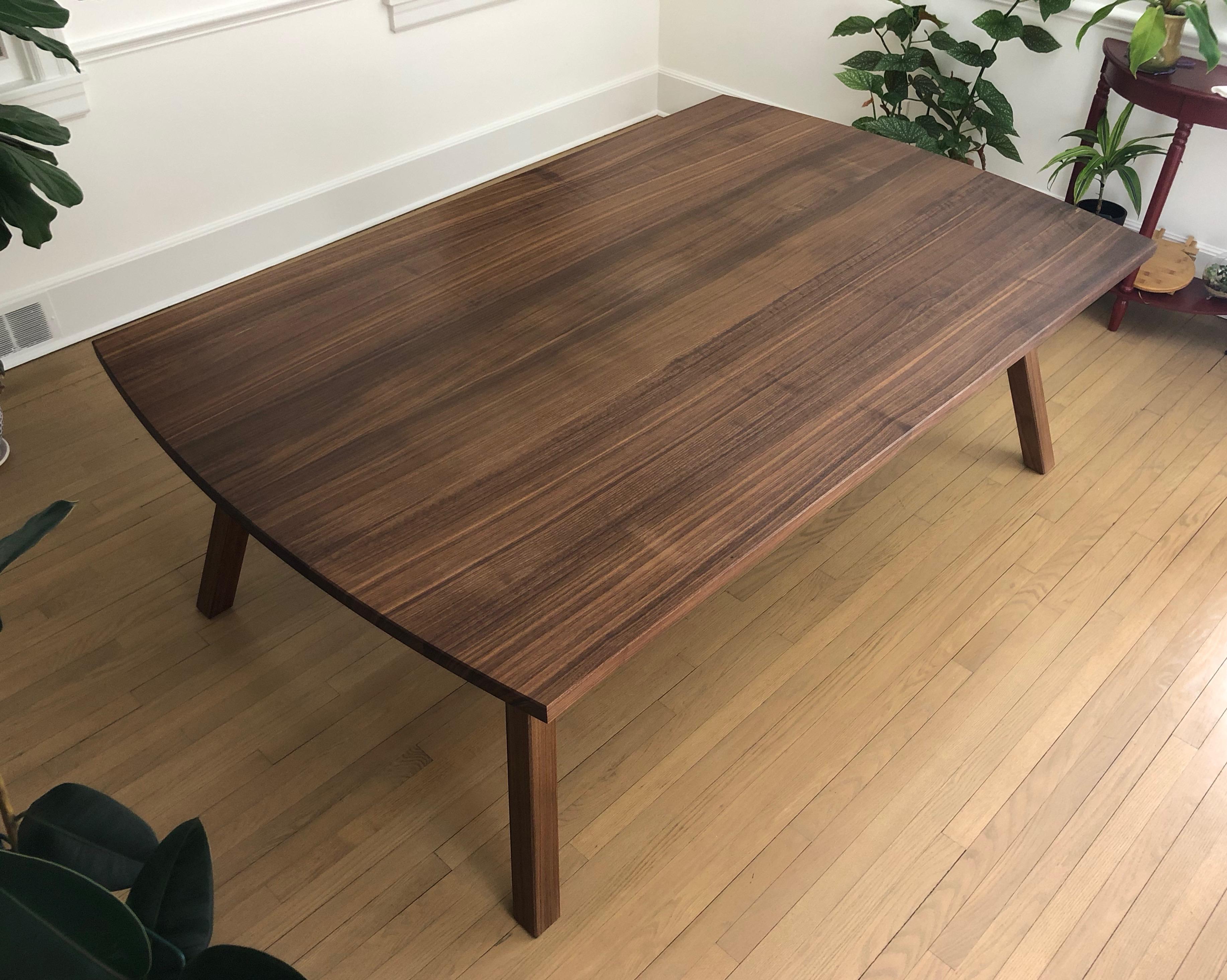 Splayed Leg Dining Table in Quartersawn Walnut In New Condition For Sale In Princeton, NJ