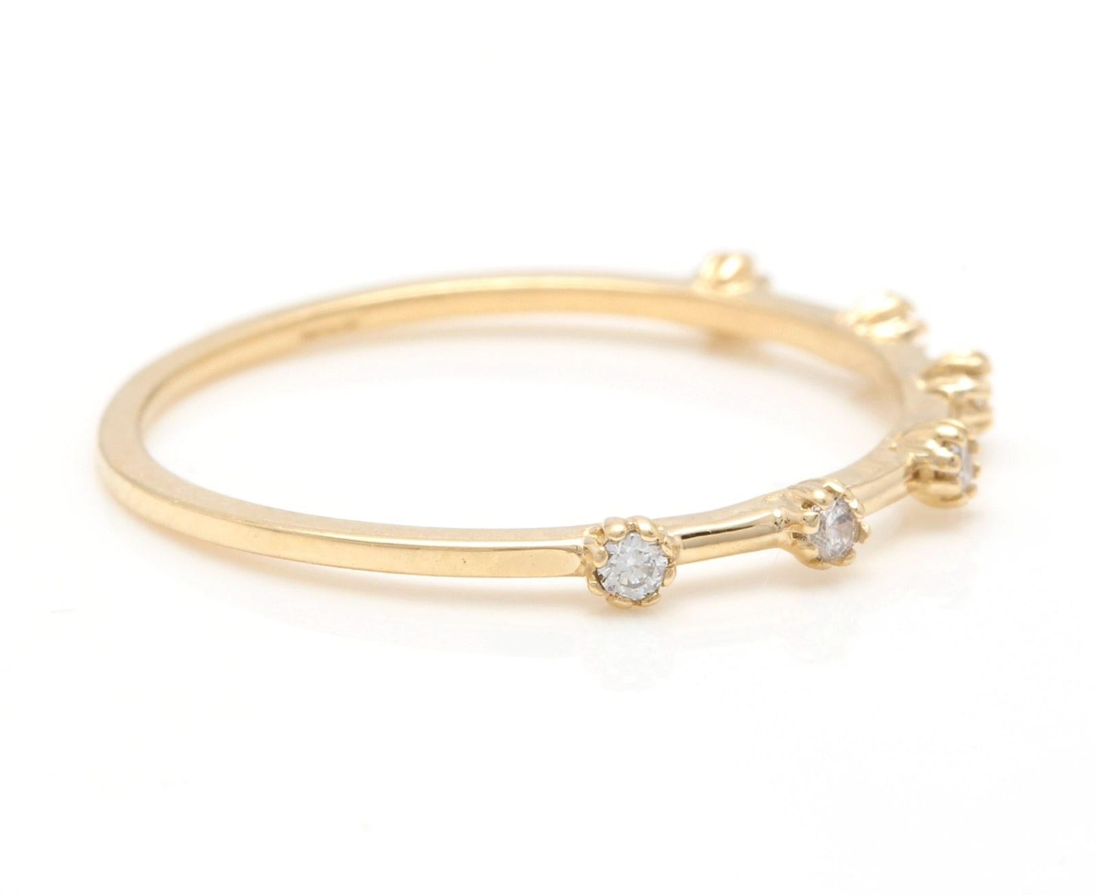 Round Cut Splendid 0.10 Carat Natural Diamond 14 Karat Solid Yellow Gold Ring For Sale