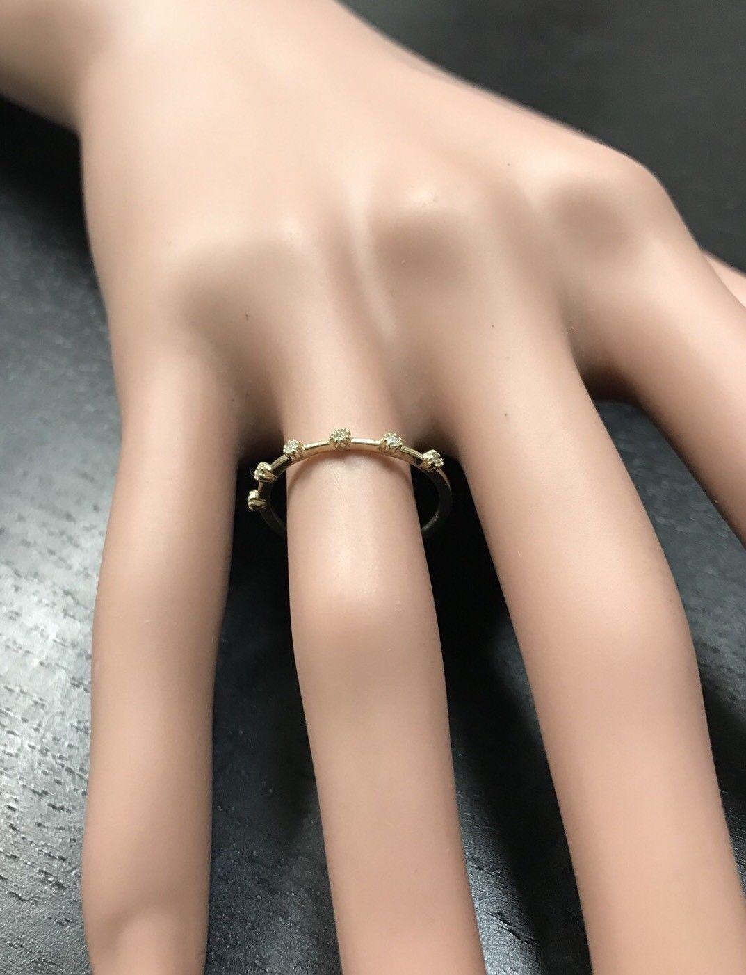 Splendid 0.10 Carat Natural Diamond 14 Karat Solid Yellow Gold Ring In New Condition For Sale In Los Angeles, CA