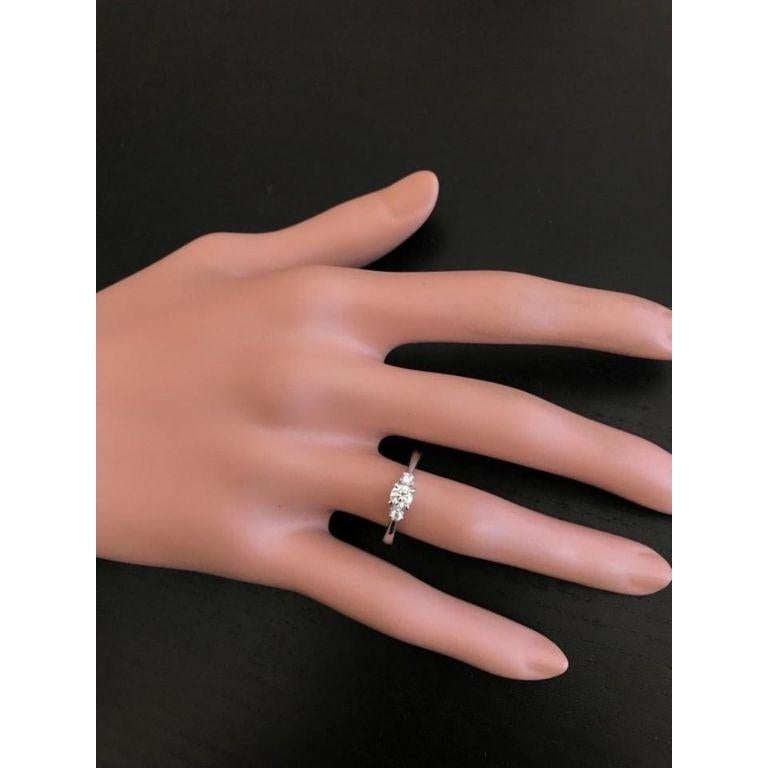 Women's Splendid 0.32 Carat Natural Diamond 14 Karat Solid White Gold Ring For Sale