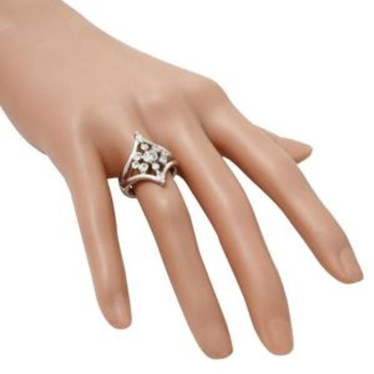 Splendid 1.00 Carat Natural VS1 Diamond 14 Karat Solid White Gold Ring For Sale 1