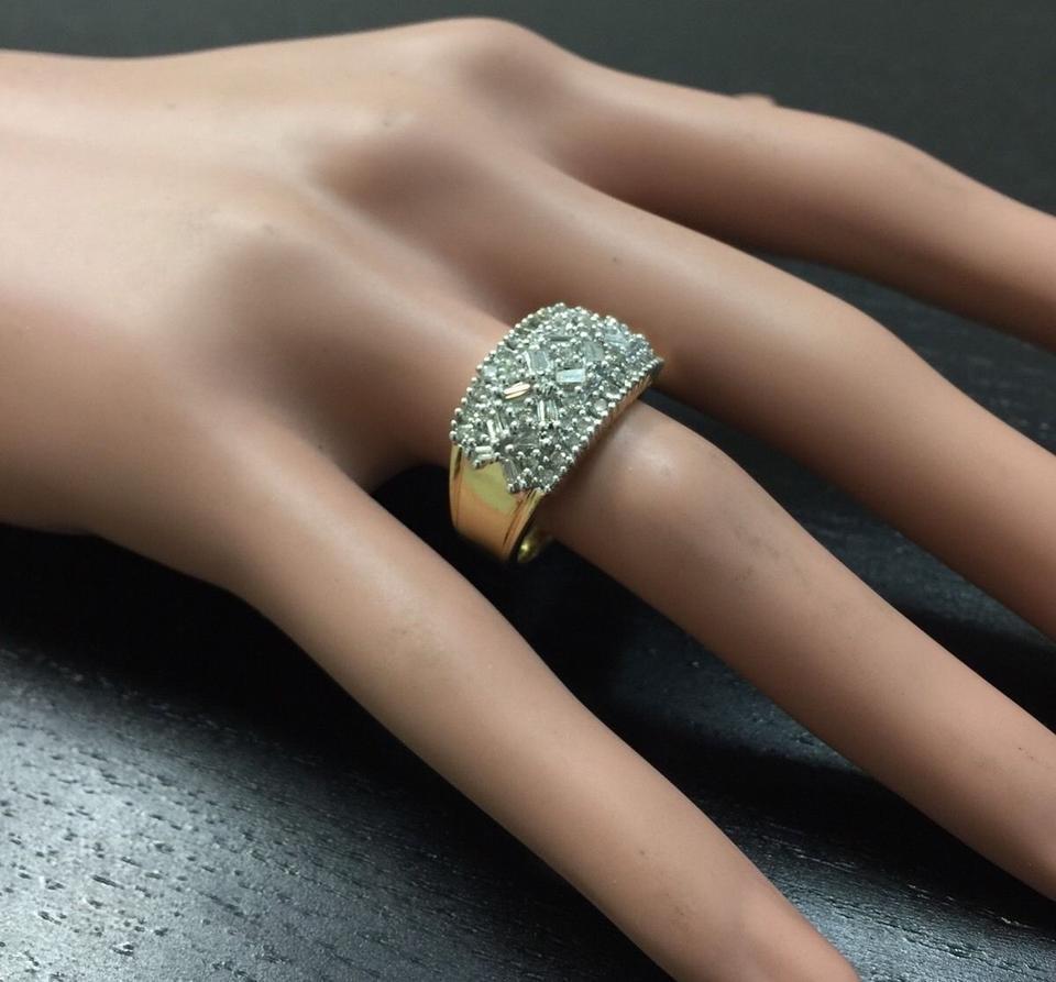 Women's Splendid 1.25 Carat Natural Diamond 14 Karat Solid Yellow Gold Ring For Sale
