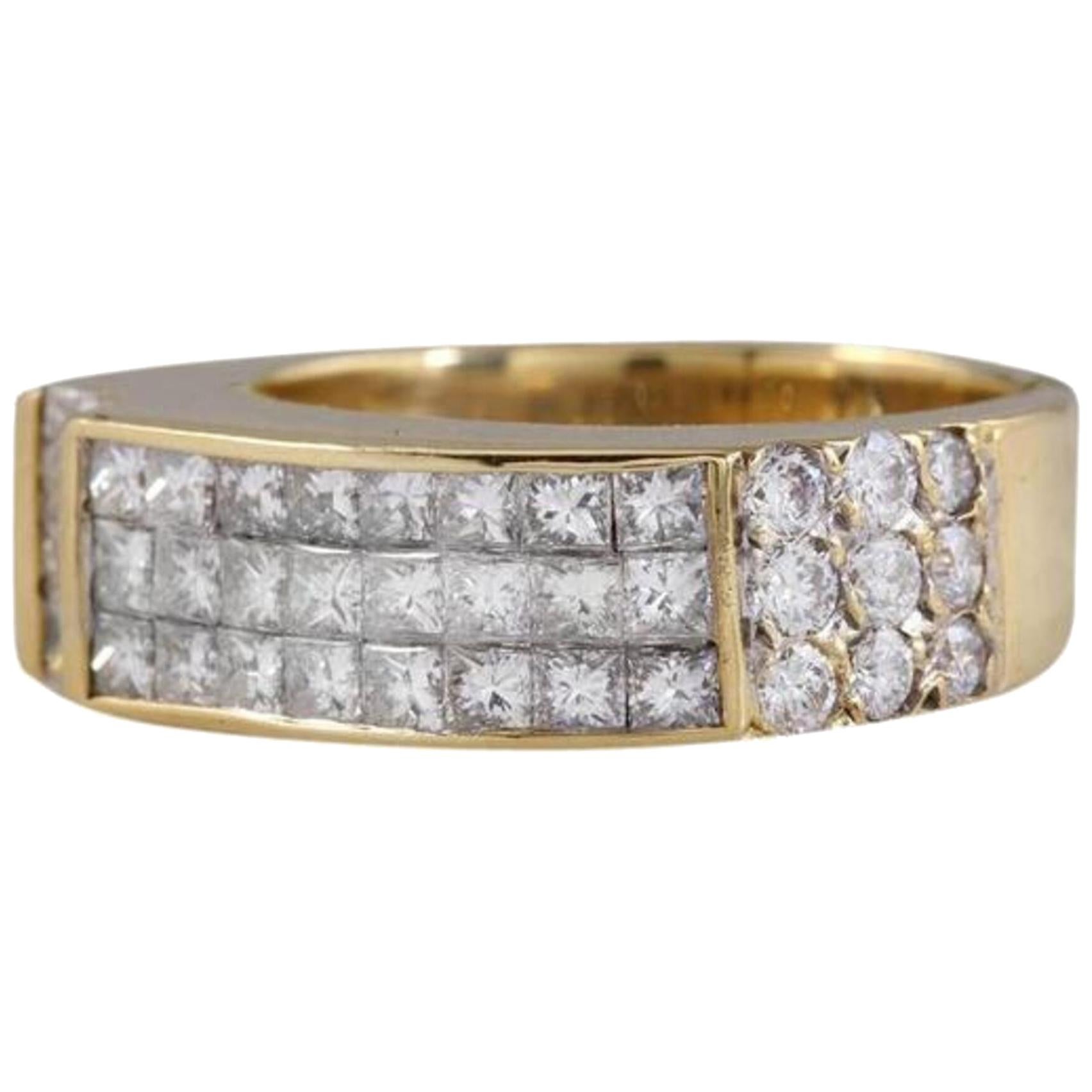Splendid 1.70 Carat Natural VVS Diamond 18 Karat Solid Yellow Gold Ring For Sale
