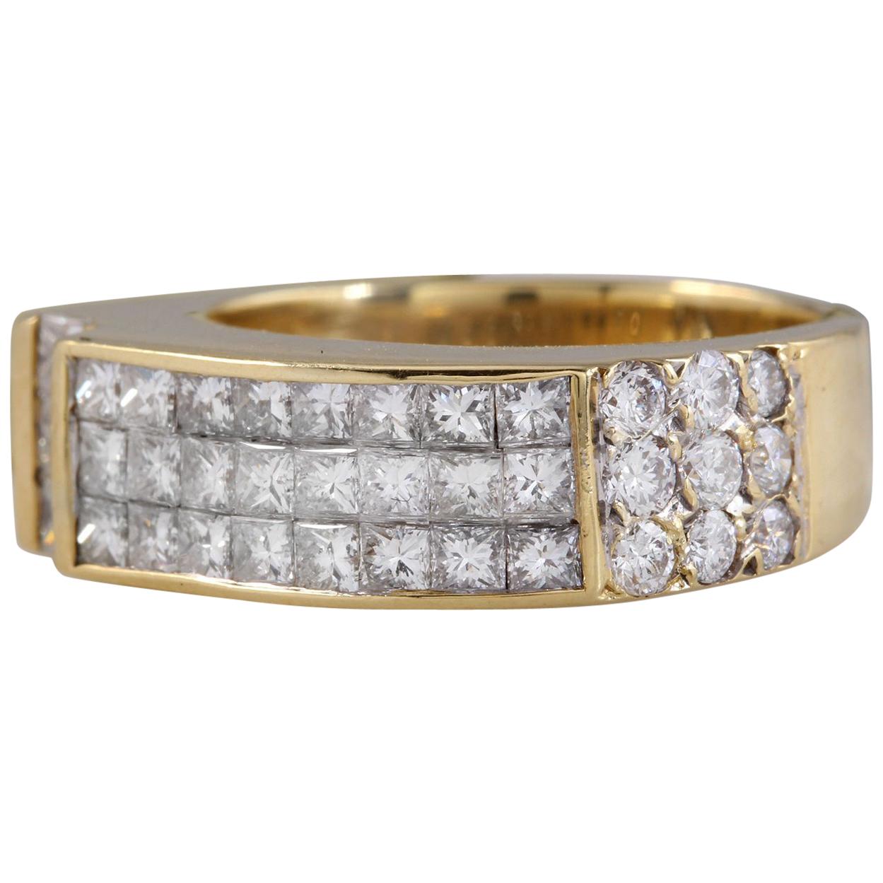 Splendid 1.70 Carat Natural VVS Diamond 18 Karat Solid Yellow Gold Ring For Sale