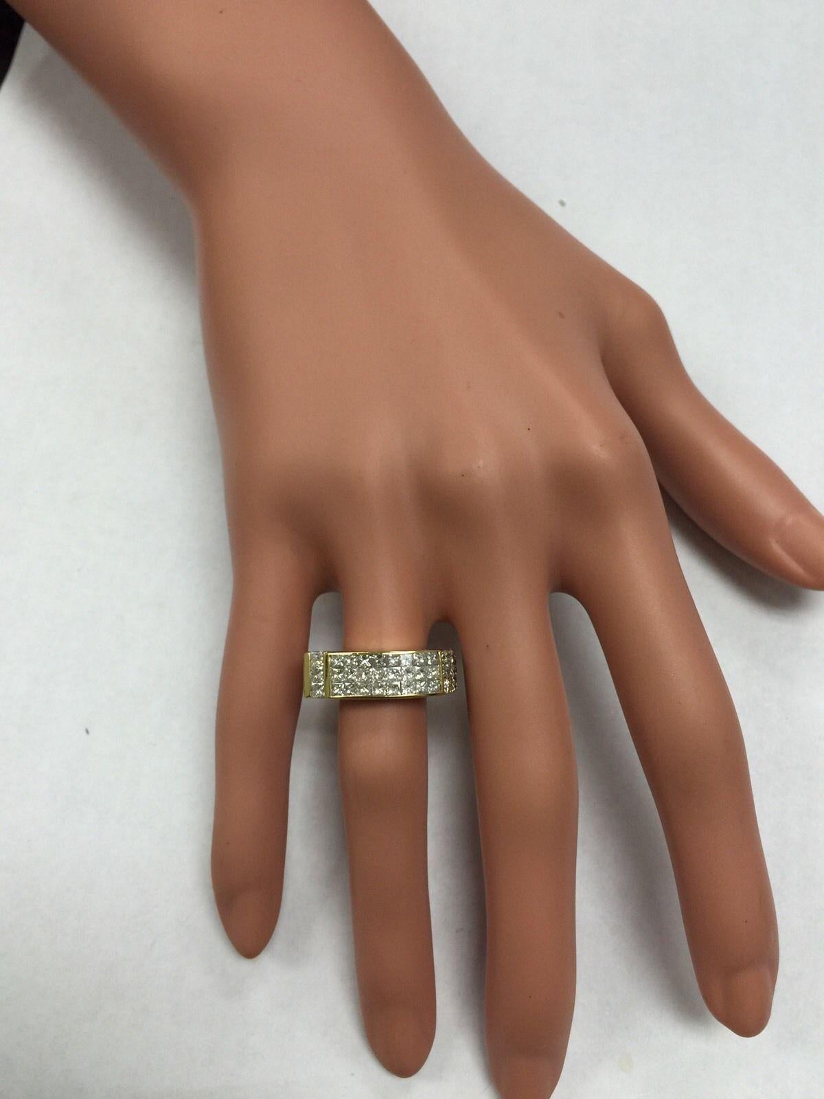 Splendid 1.70 Carat Natural VVS Diamond 18 Karat Solid Yellow Gold Ring In New Condition For Sale In Los Angeles, CA