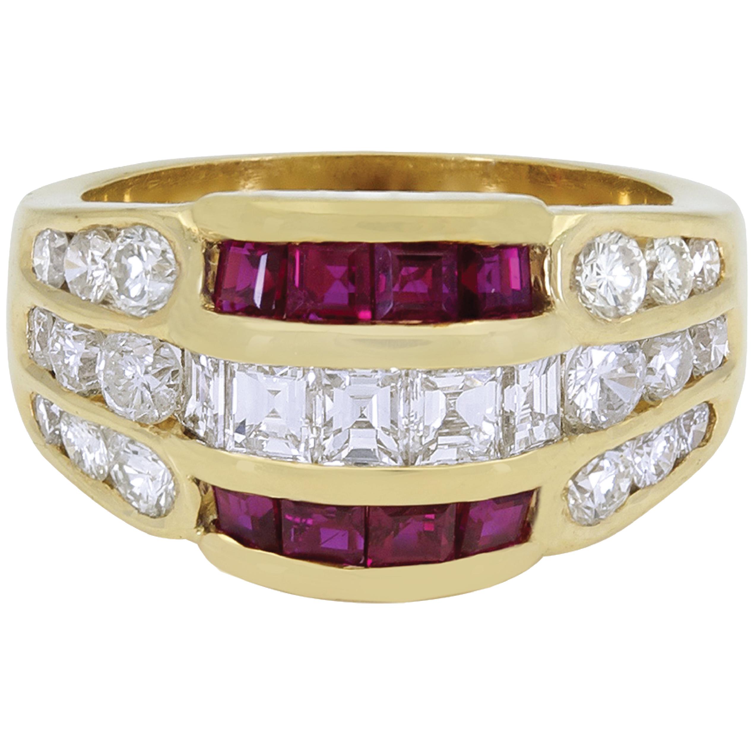 Sophia D, Ring aus Gelbgold mit Diamanten und Rubinen im Angebot