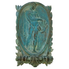 Splendide plaque en bronze patiné turquoise du 19ème siècle représentant un nu masculin en relief
