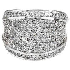 Splendid 3.15 Carat Natural VS Diamond 14 Karat Solid White Gold Ring