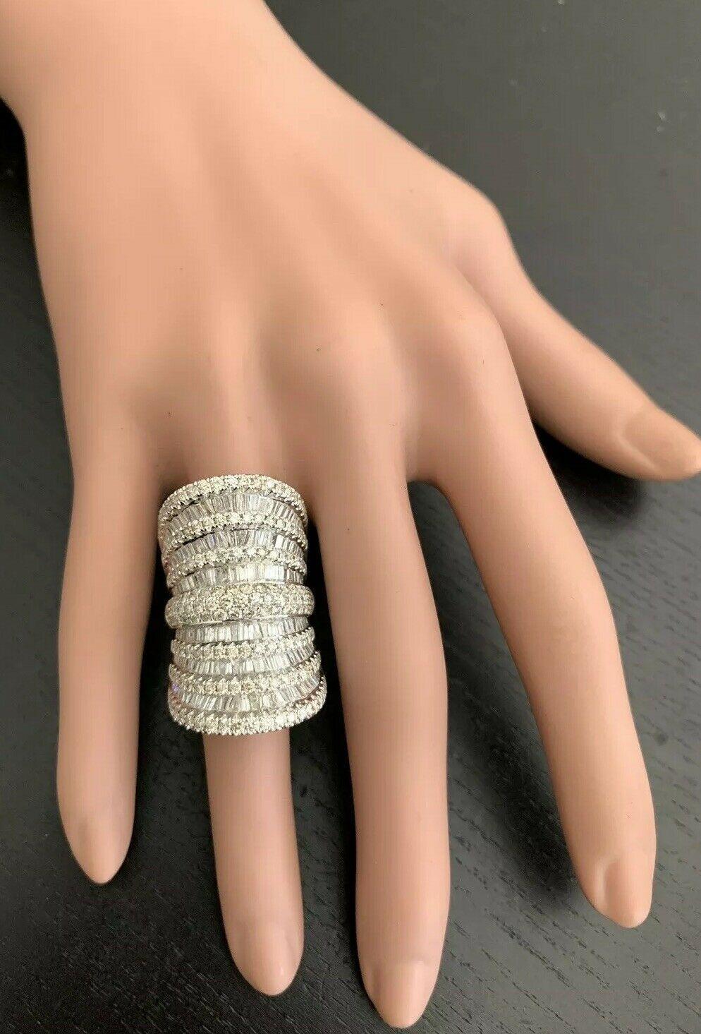 Women's Splendid 5.50 Carat Natural Diamond 14 Karat Solid White Gold Ring For Sale