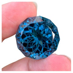 Splendid 58,25 Karat Facettierter Londoner Blautopas Perfekt Runde Form Edelstein