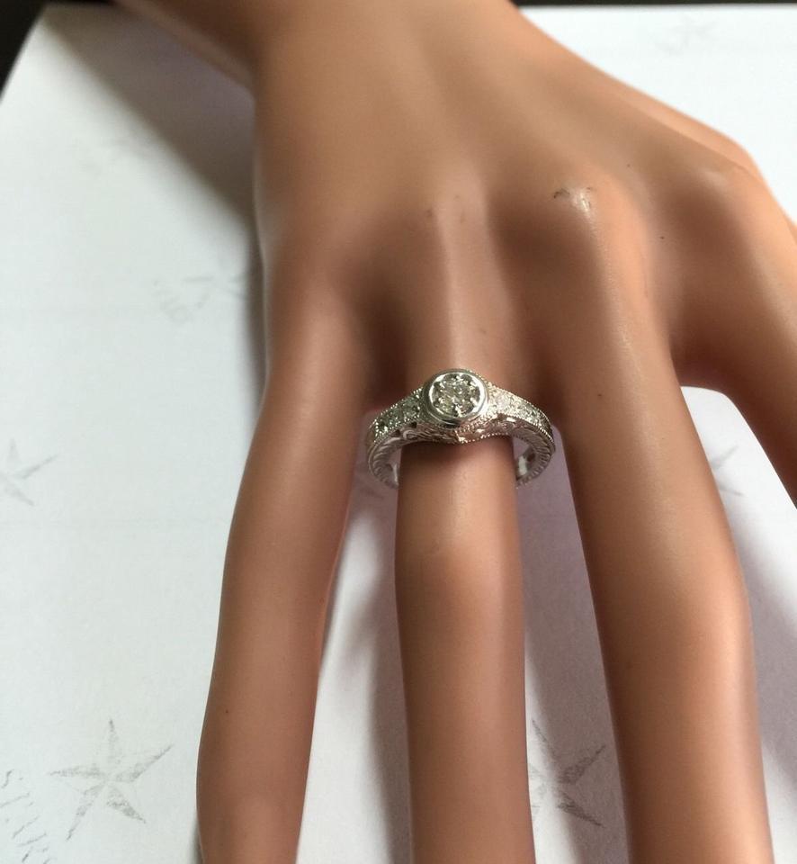 Women's Splendid .65 Carat Natural Diamond 14 Karat Solid White Gold Ring For Sale