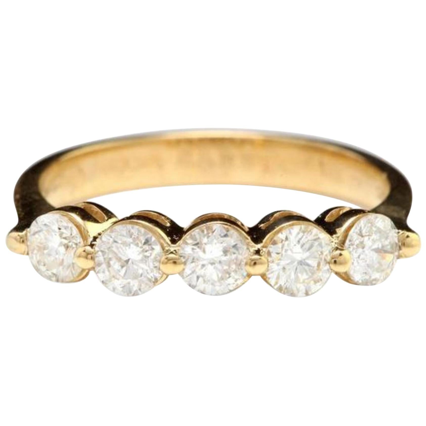 Splendid .90 Carat Natural Diamond 14 Karat Solid Yellow Gold Ring For Sale