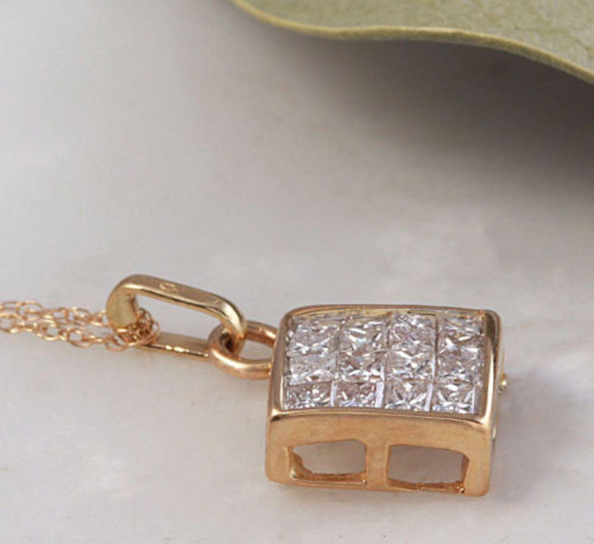 Magnifique collier pendentif en or jaune massif 14 carats avec diamants naturels de 0,90 carat Pour femmes en vente