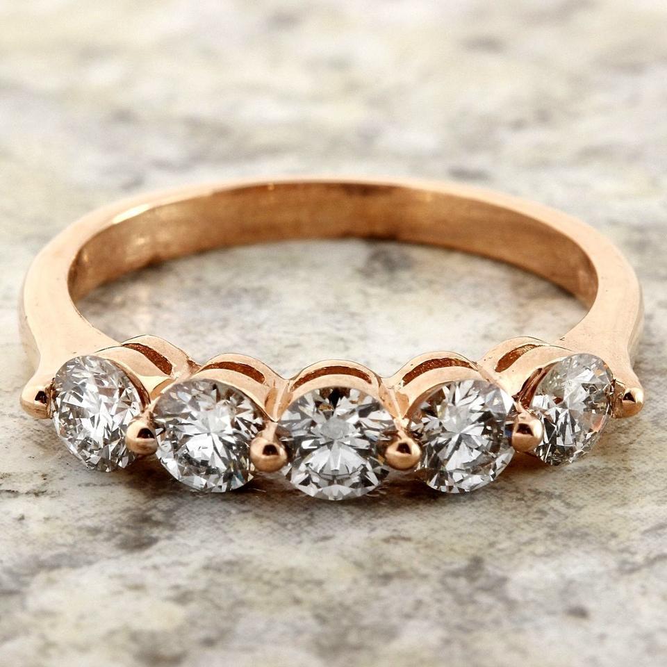 Splendid .90 Carats Natural VS1 Diamond 14K Solid Yellow Gold Ring

Suggested Replacement Value: $6,500.00

Stamped: 14K

Total Natural Round Cut Diamonds Weight: .90 Carats (color H-I / Clarity VS1-VS2)

The width of the ring is: 3.71mm

Ring size:
