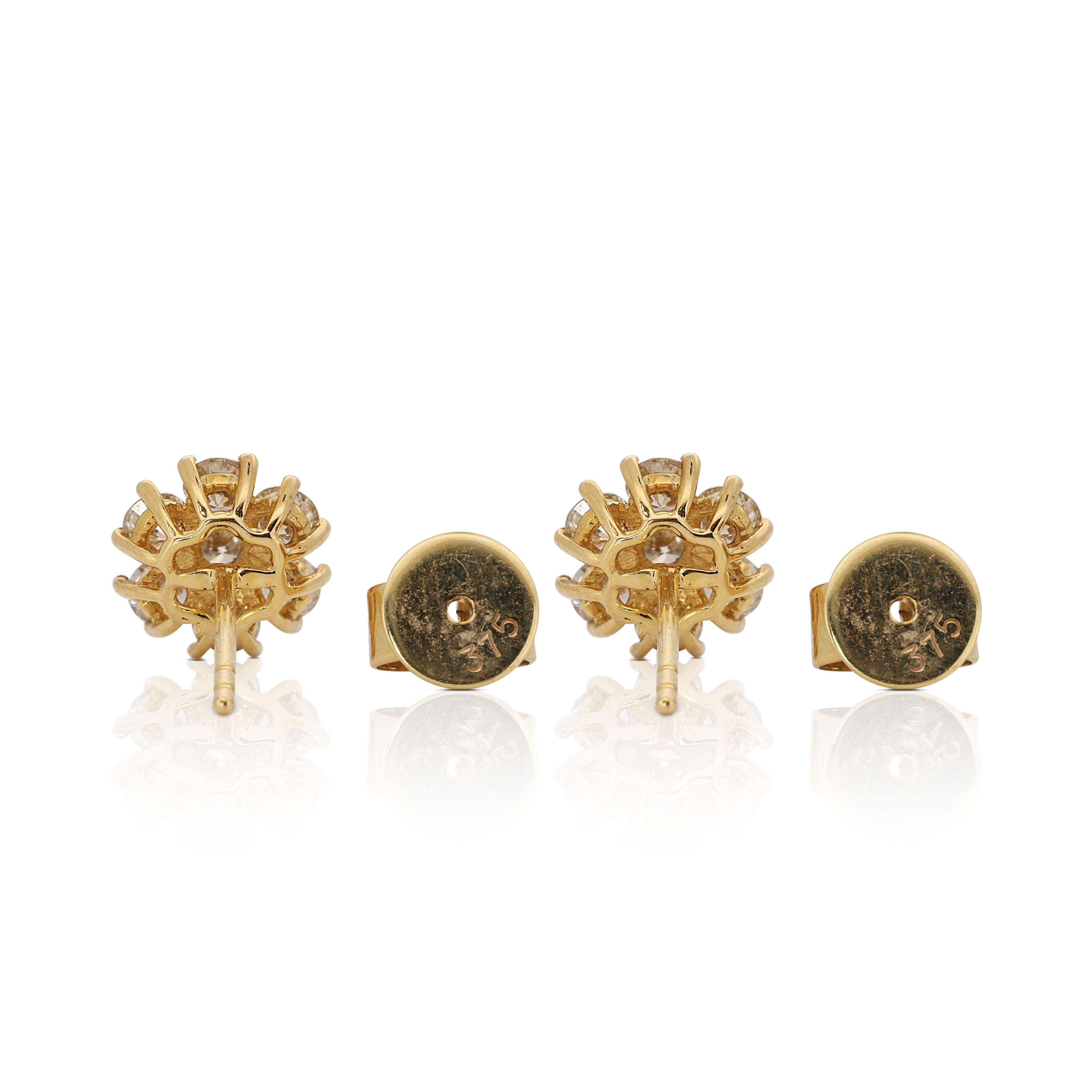 Jolies boucles d'oreilles fleur en or jaune 9 carats avec diamants naturels de 1 carat et 40 points en vente 3