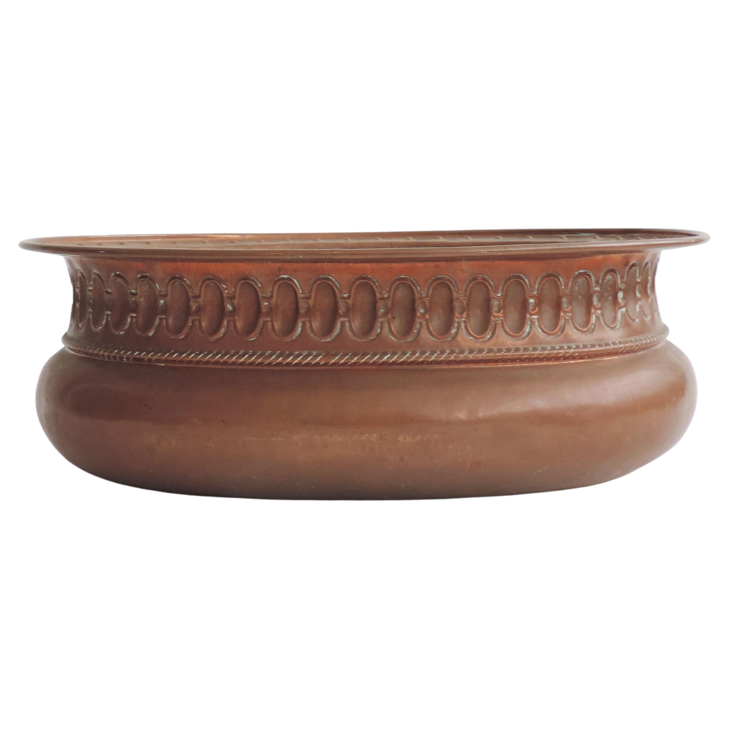 Splendid and Large Italian Classic Hammered Copper Jardeniere For Sale