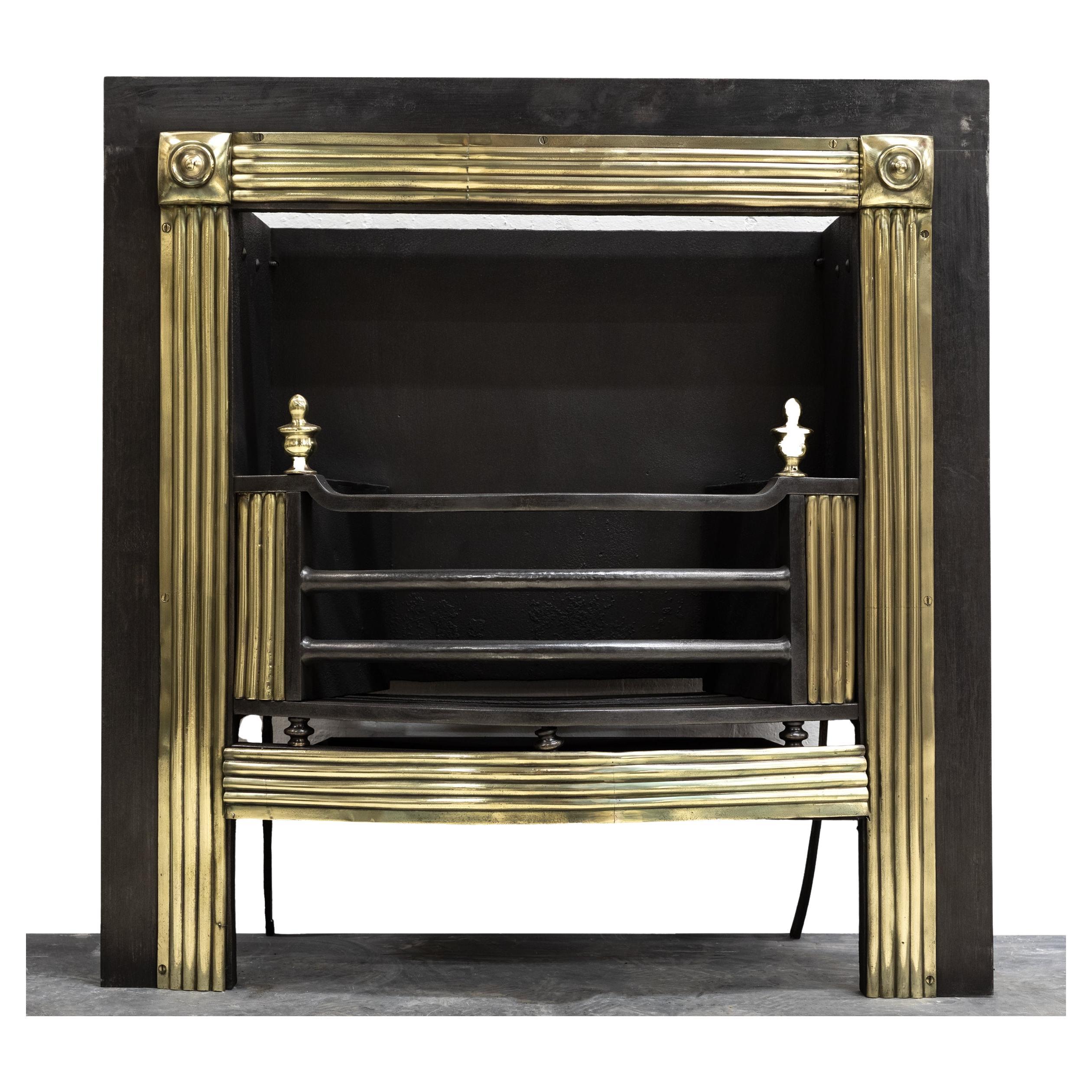 Splendide grille de table de cuisson Regency antique avec cadre en laiton cannelé en vente