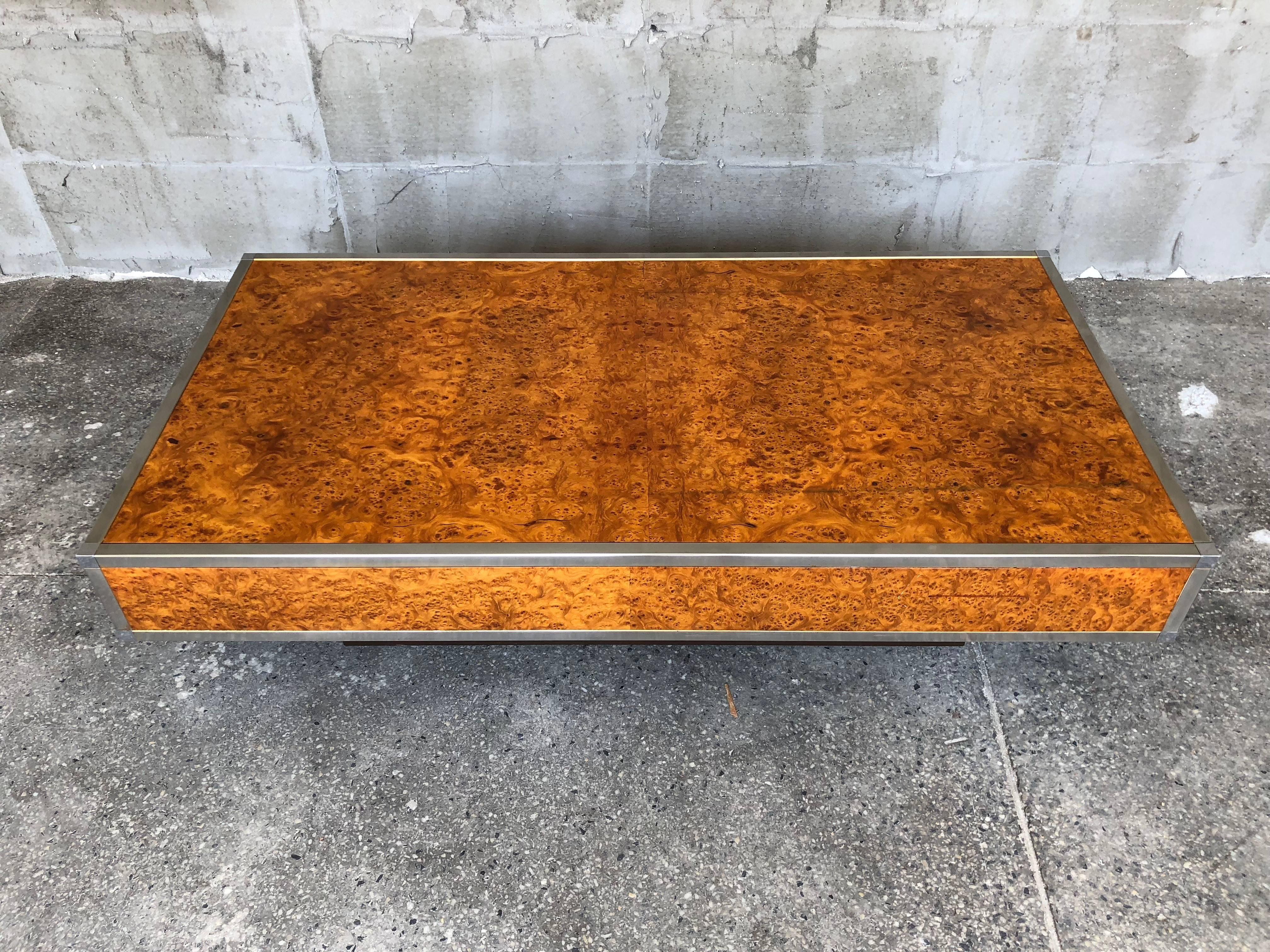 Splendid Burl Maple and Chrome Coffee Table Attributed to Milo Baughman For Sale 7