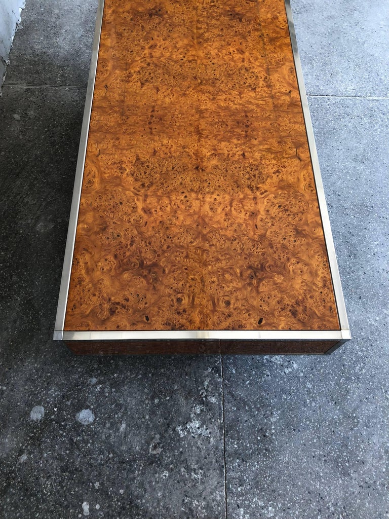 Splendid Burl Maple and Chrome Coffee Table Attributed to Milo Baughman For Sale 9