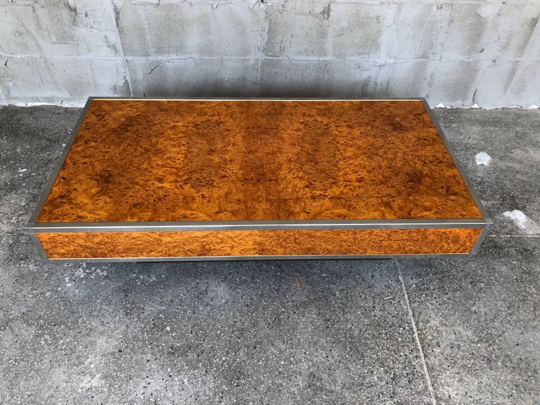 Mid-Century Modern Splendid Burl Maple and Chrome Coffee Table Attributed to Milo Baughman For Sale