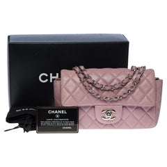 Wunderschöne Chanel Zeitlose Mini-Klappentasche aus lila gestepptem Lammfell,SHW