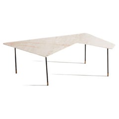 Splendid coffee table with shaped top in pink Carrara marble by Cassina
