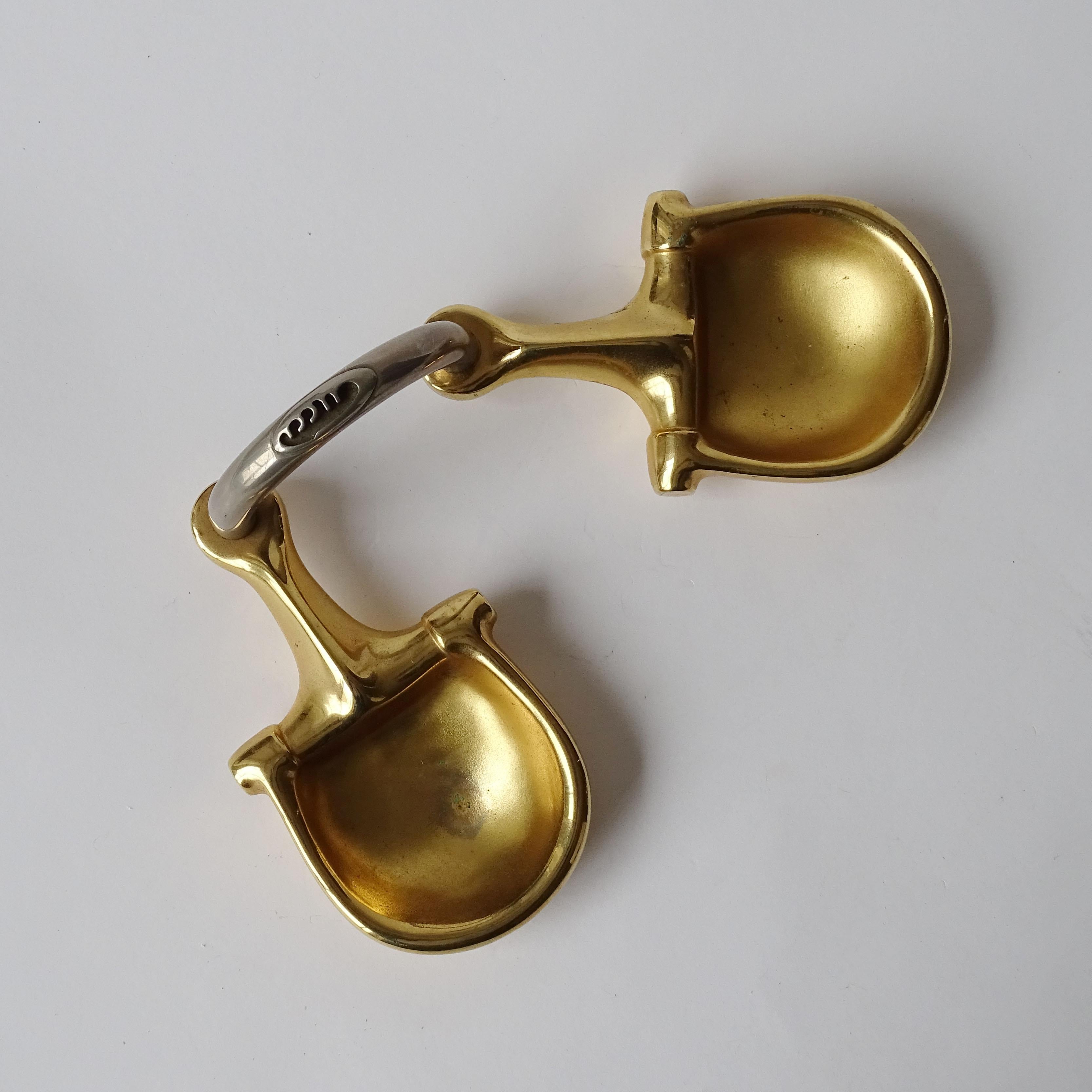 Mid-Century Modern Splendide cendrier double à mors en laiton et nickel Gucci des années 1970 en vente