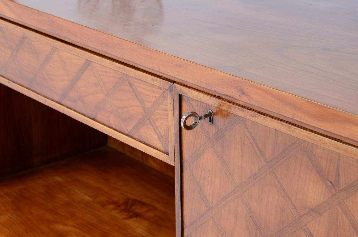 Splendid highboard by Gio Ponti For Sale 1