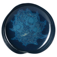 Splendid Japanese blue lacquered charger depicting crabs