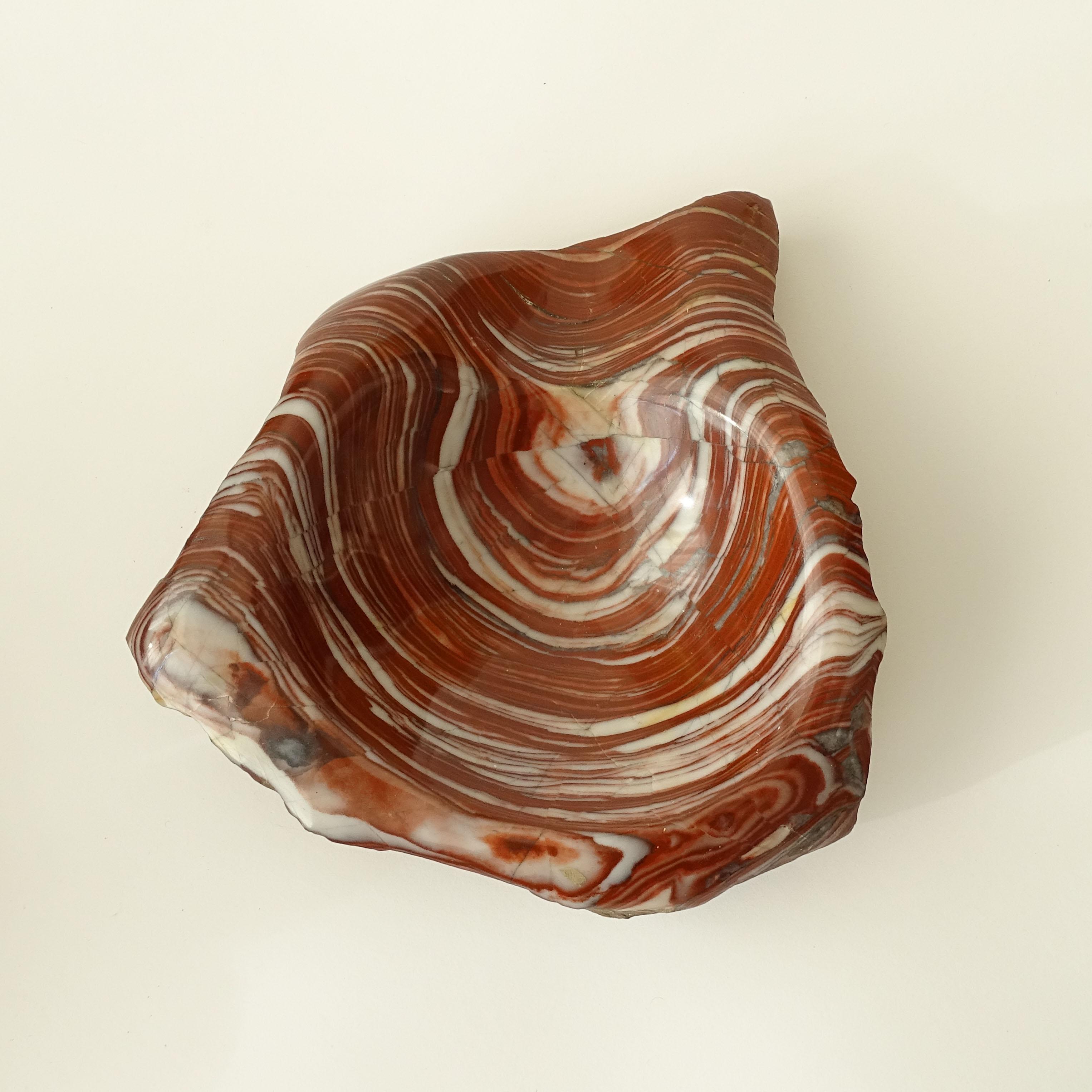Splendid Large Rough Cut Red and White Stone Vide-Poche or Ashtray For Sale 1
