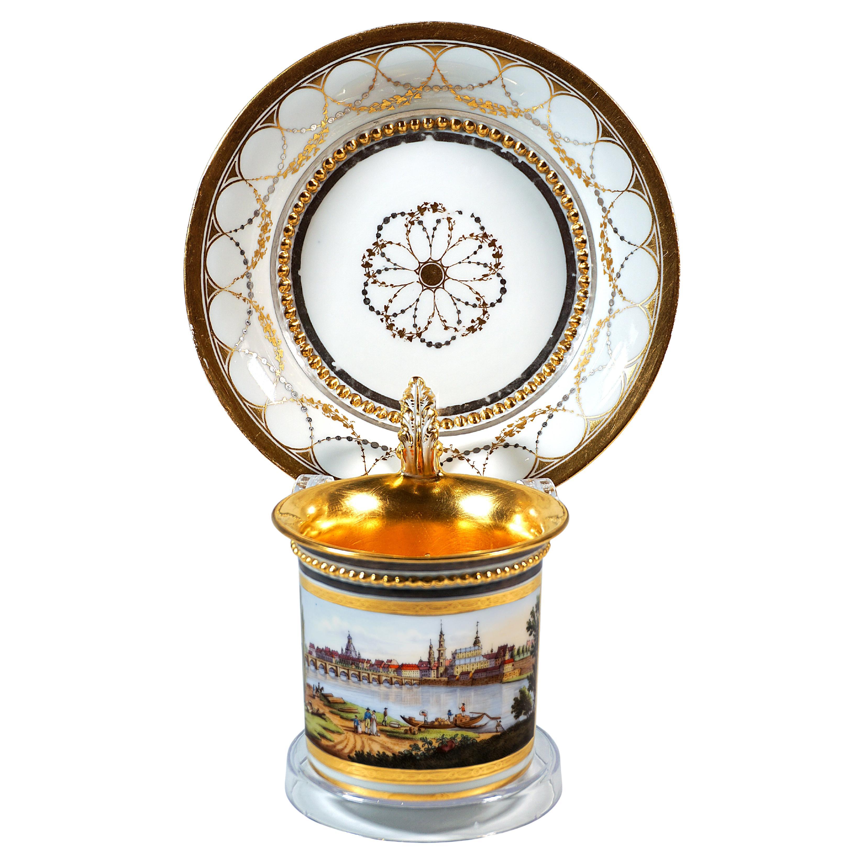 Splendid Meissen Cup With Exquisite Veduta Painting, 
Dresden
 
Gold, 1850